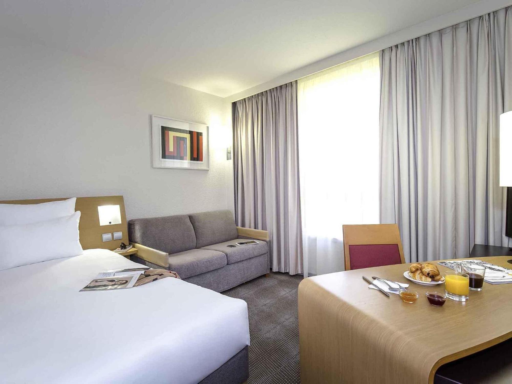 Chambre Lit Queen-Size Supérieure avec Canapé