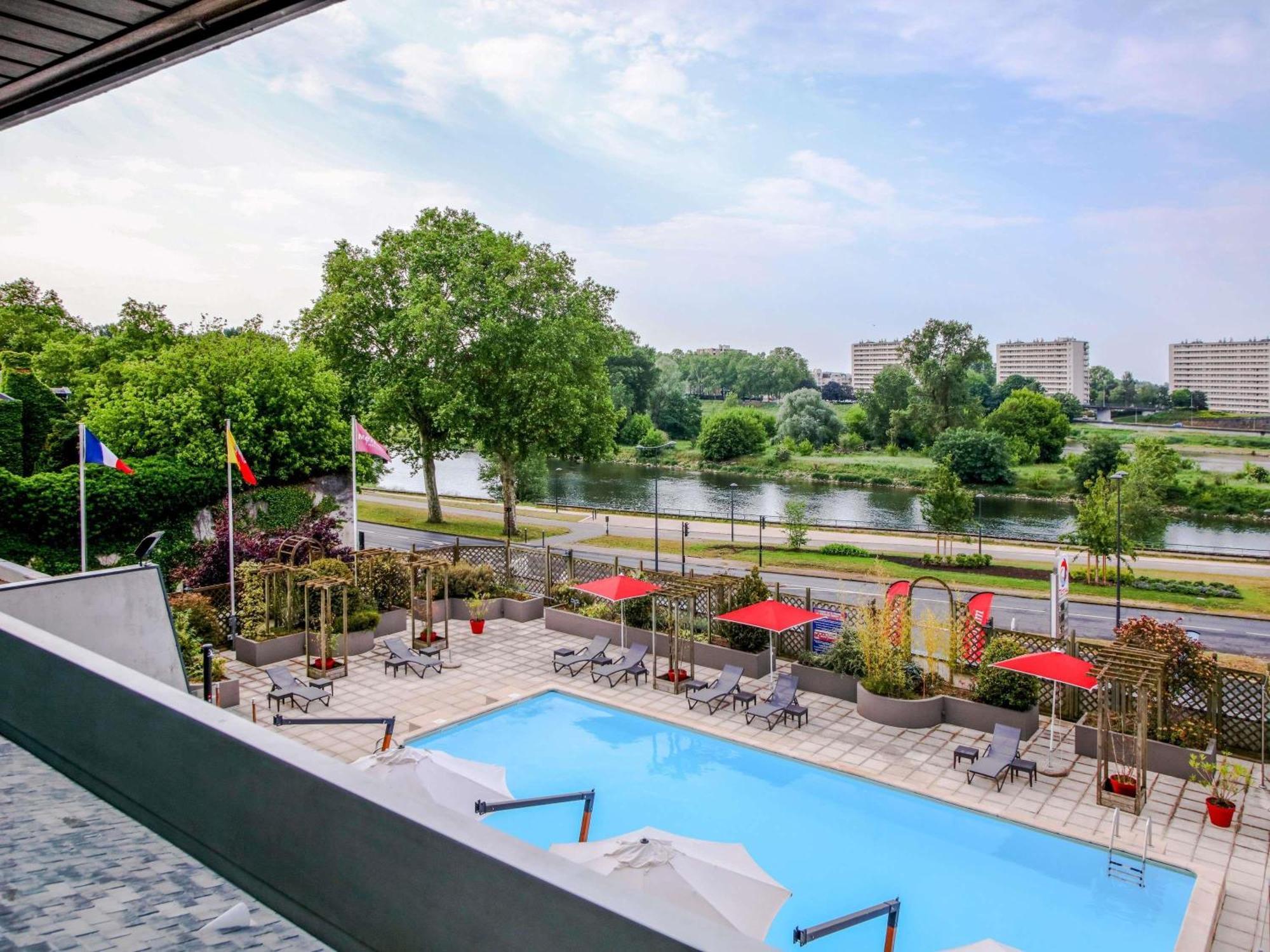 Superior Room Pool View