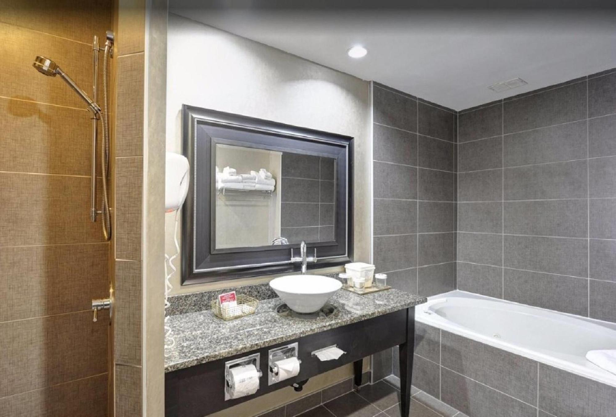 Distinction King Room