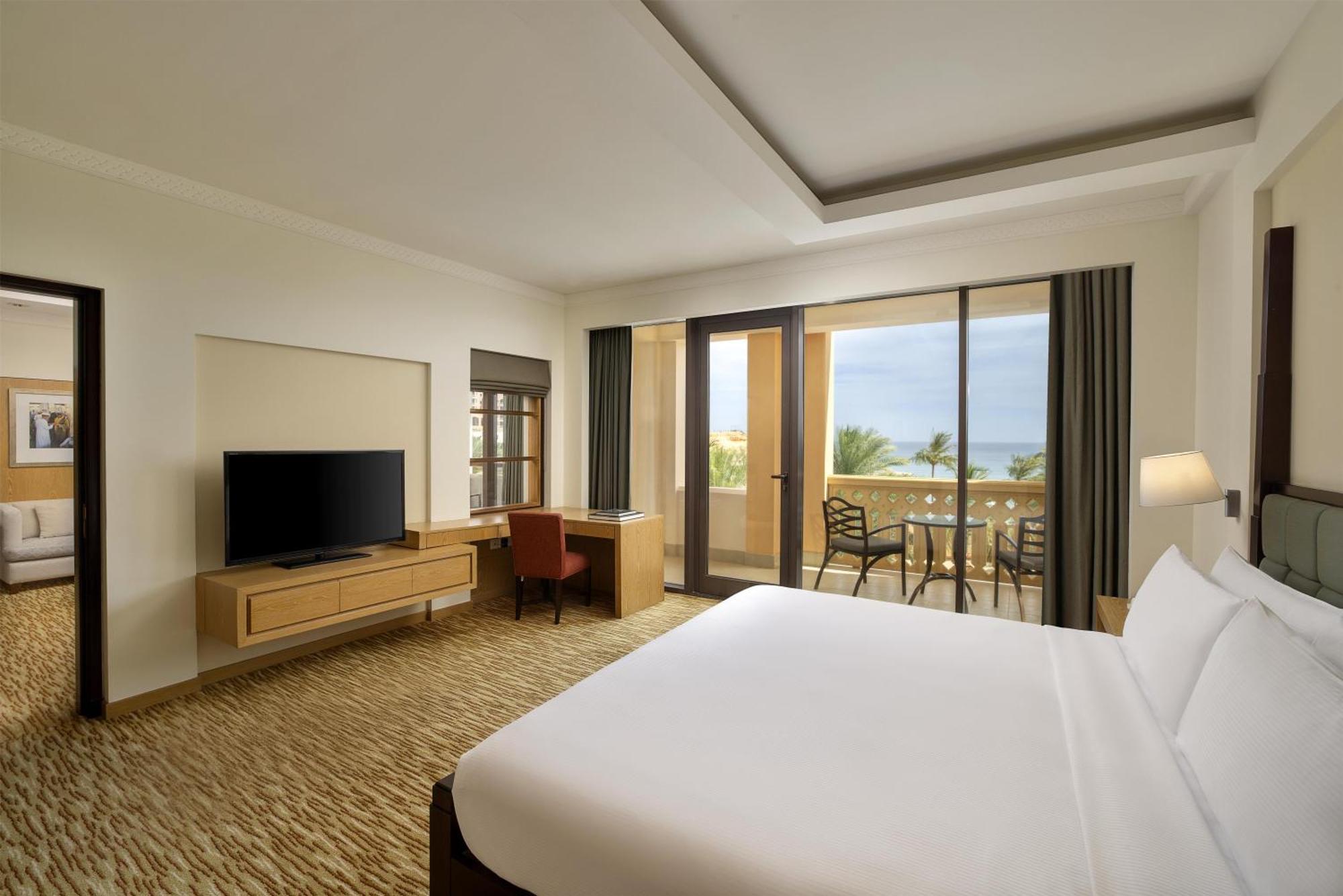 One-Bedroom King Suite Sea View