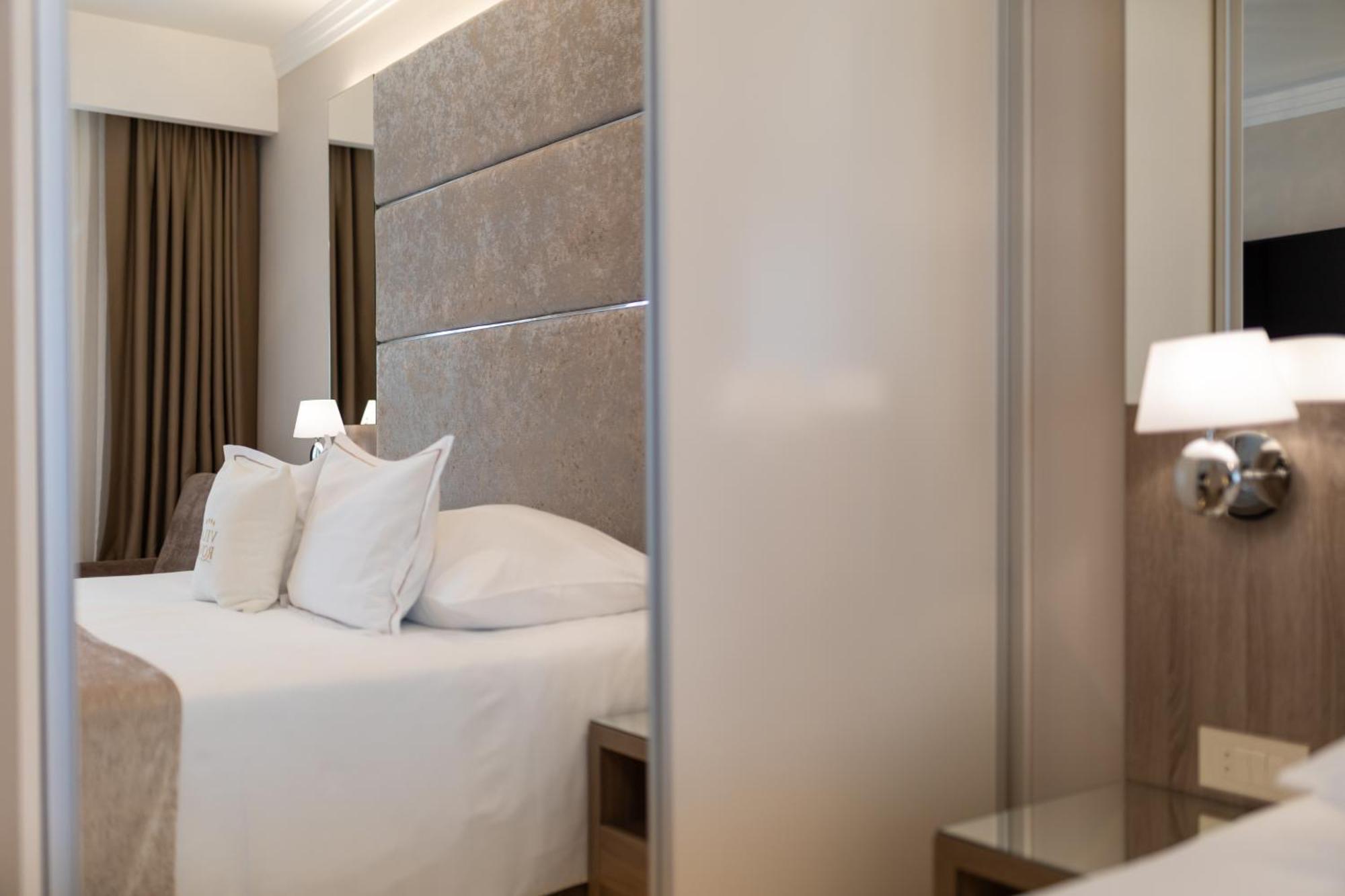 Double Room with Balcony and Sea View