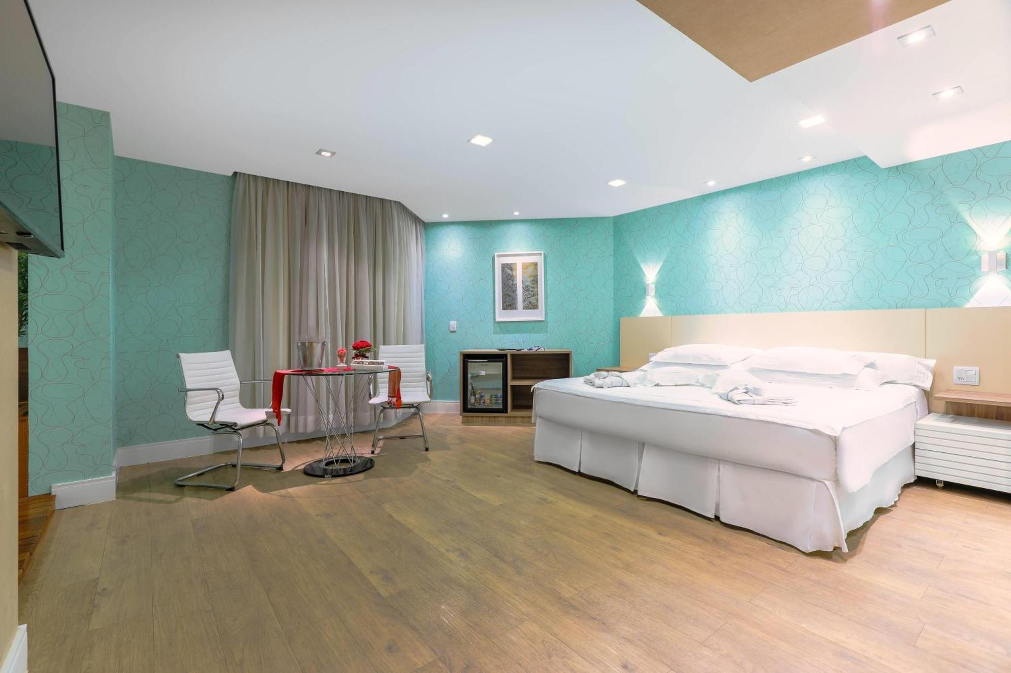 Deluxe King Suite,1773703344:JPEG