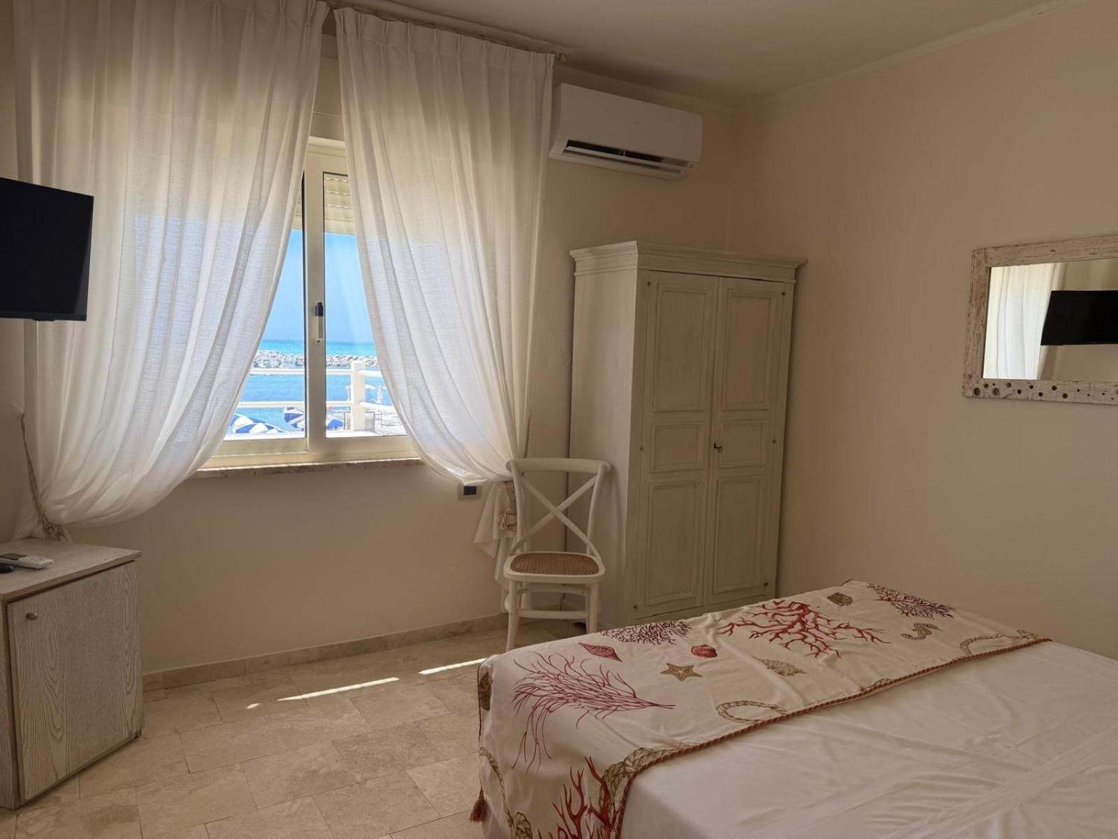 Queen Room with Sea View