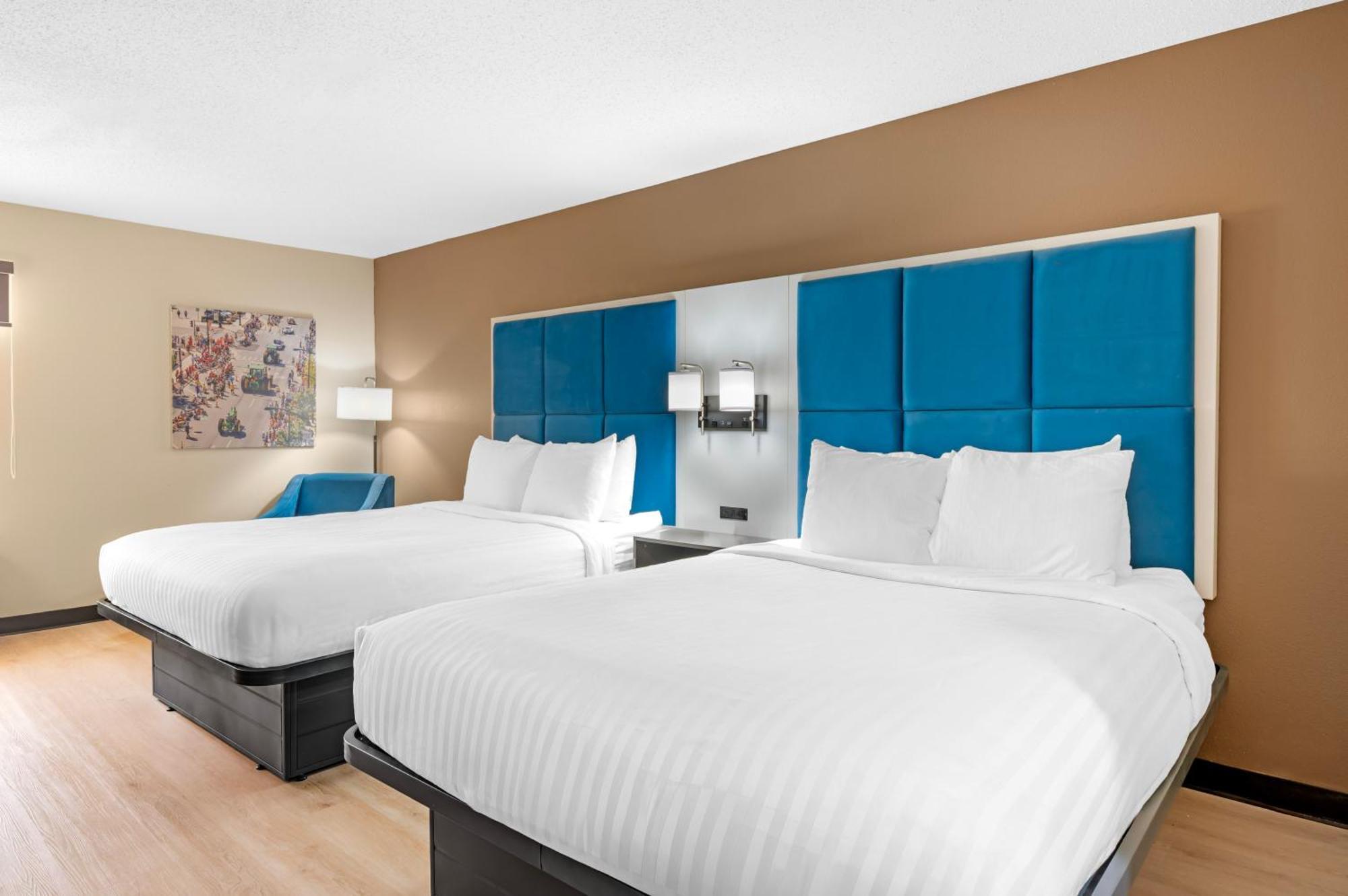 Queen Room with Two Queen Beds - Non-Smoking
