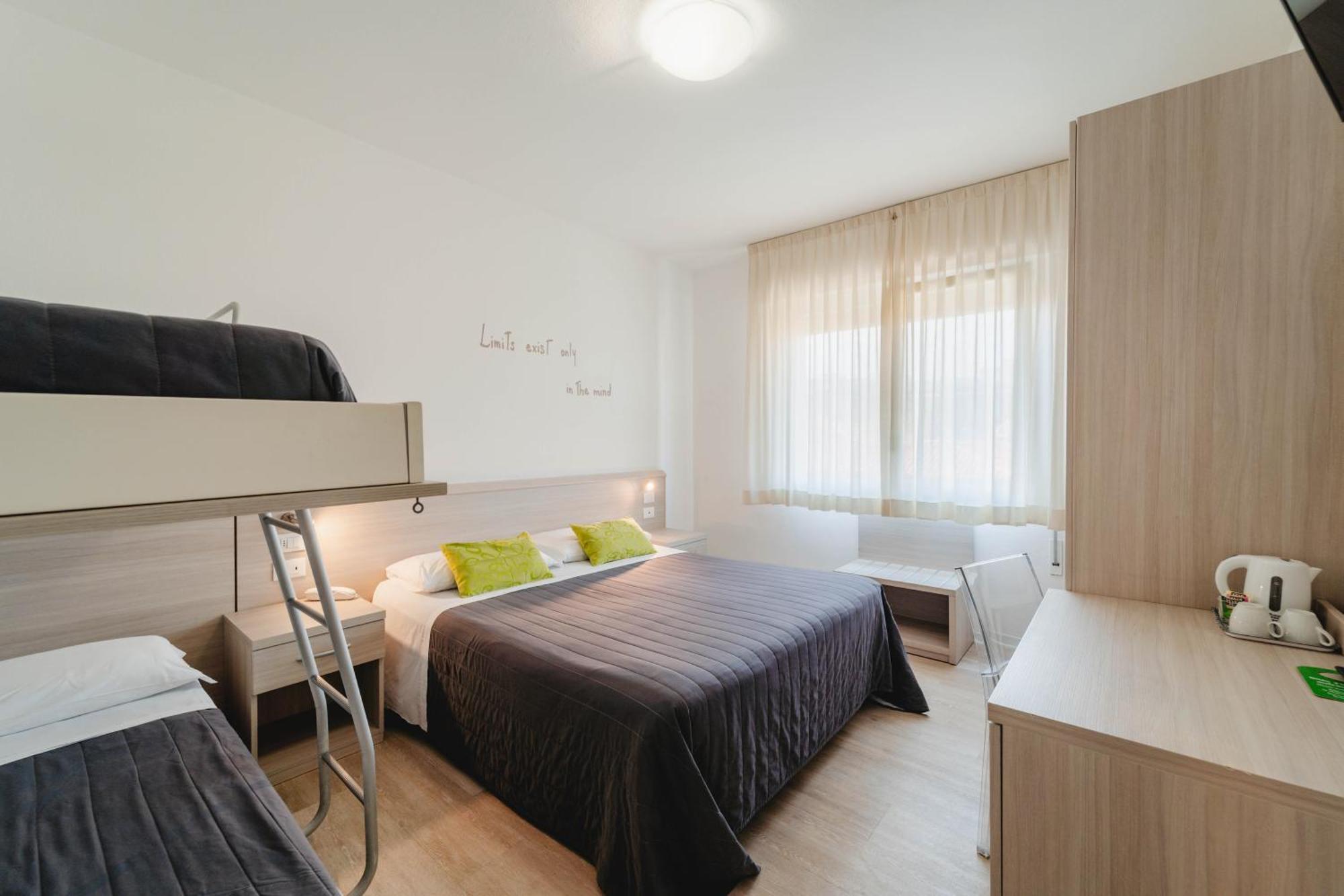 Quadruple Room with Private Bathroom