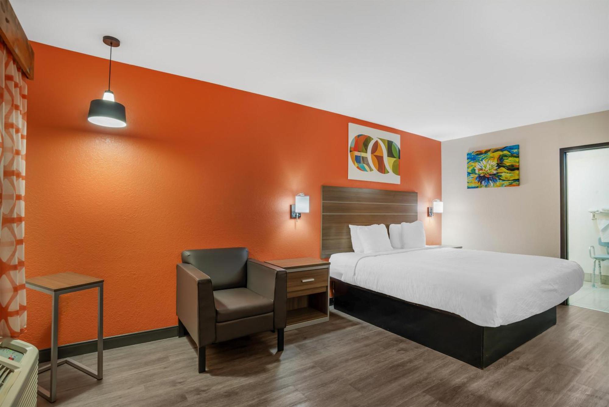 King Room with Bath Tub - Disability Access/Non-Smoking