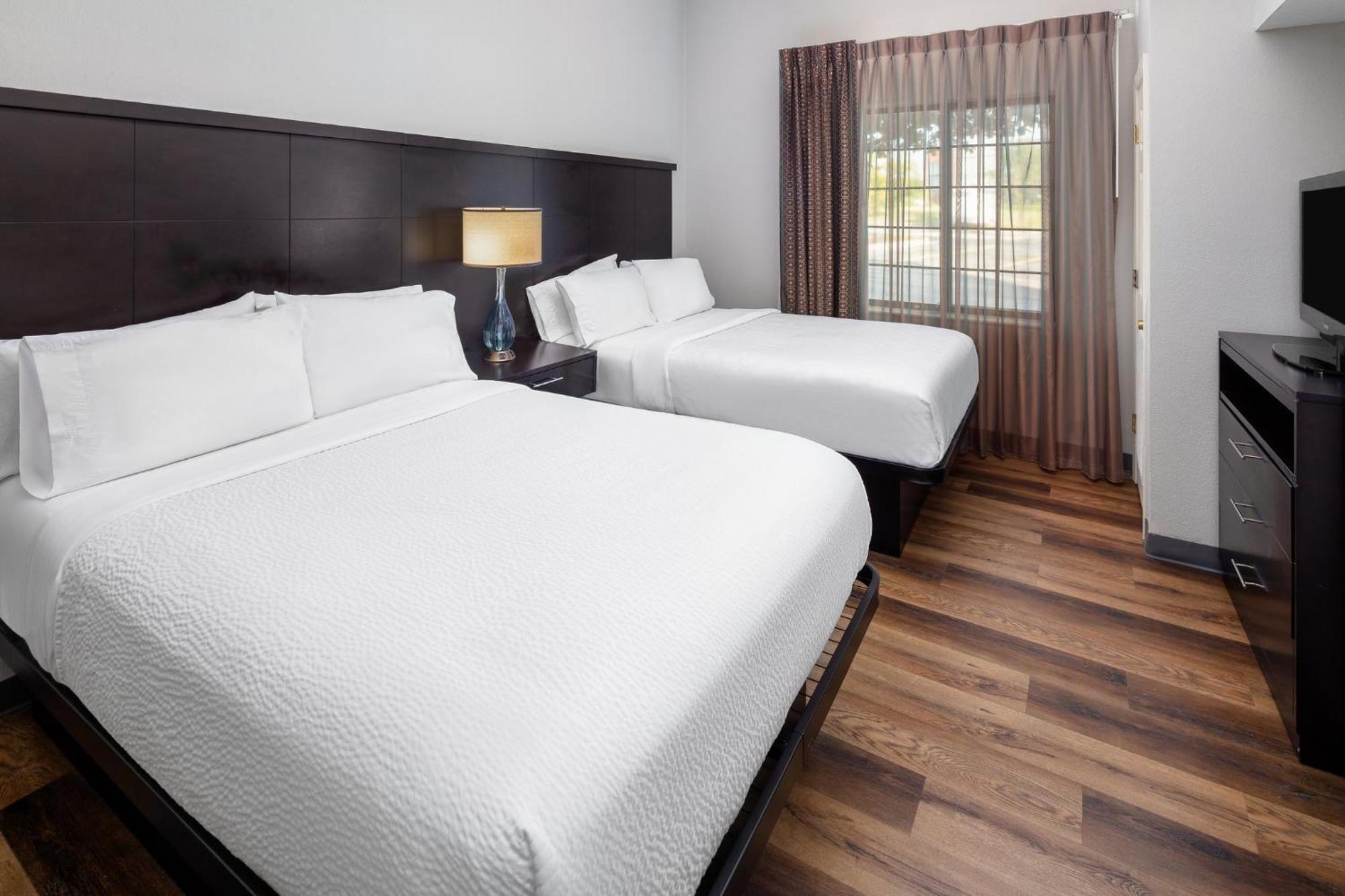 One-Bedroom Suite - Non-Smoking