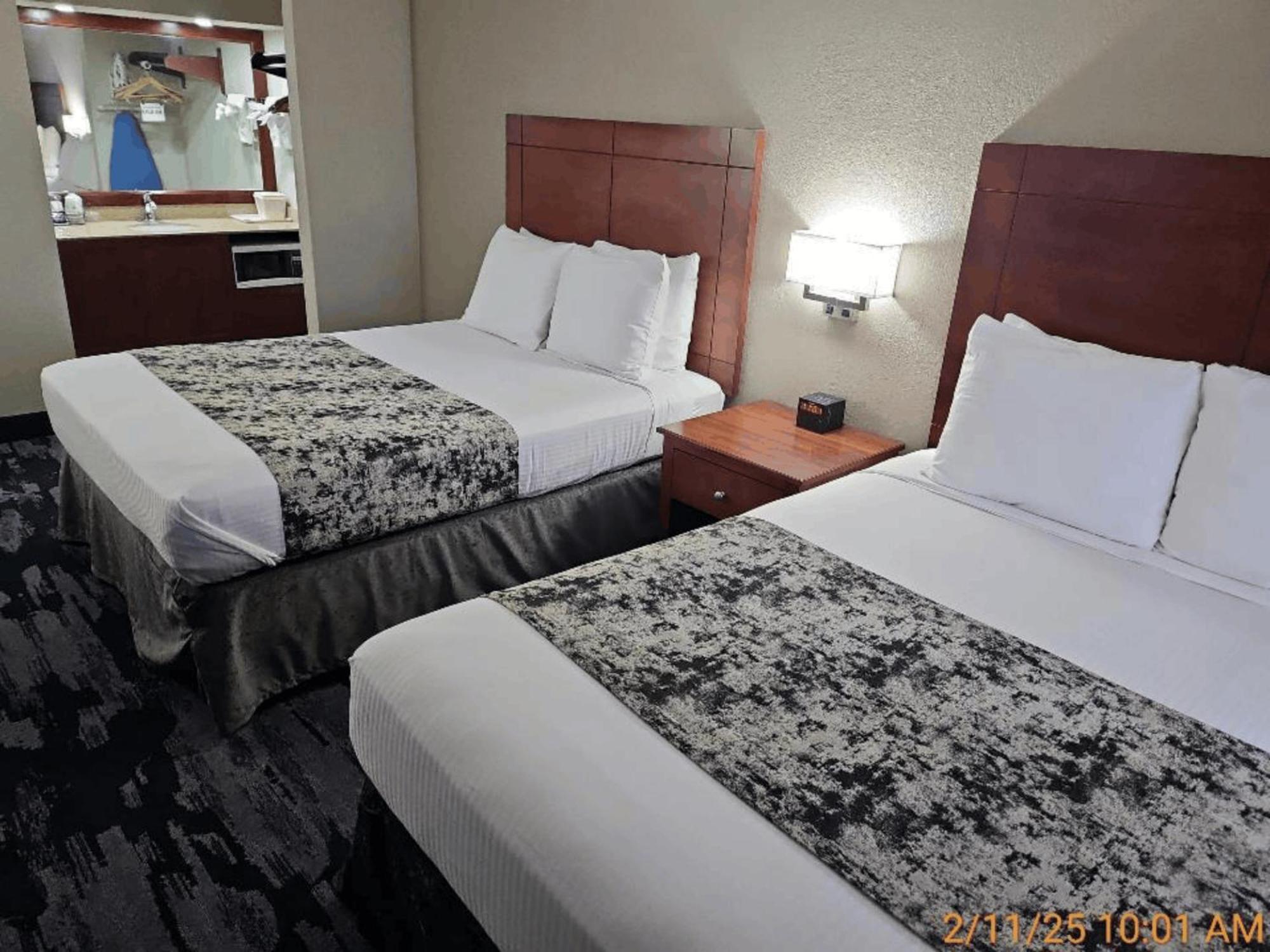 Queen Room Two Queen Beds