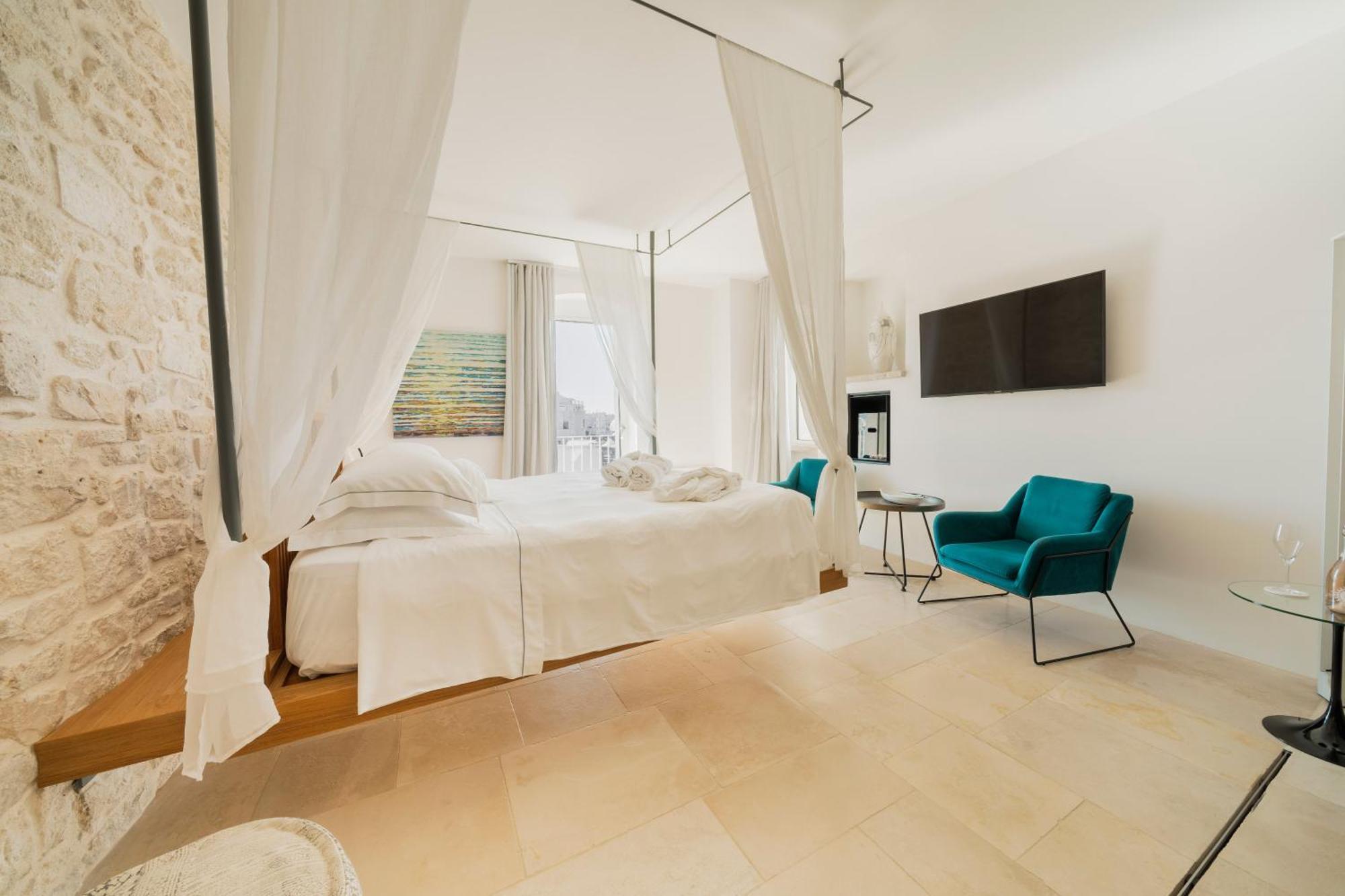 Queen Suite with Sea View