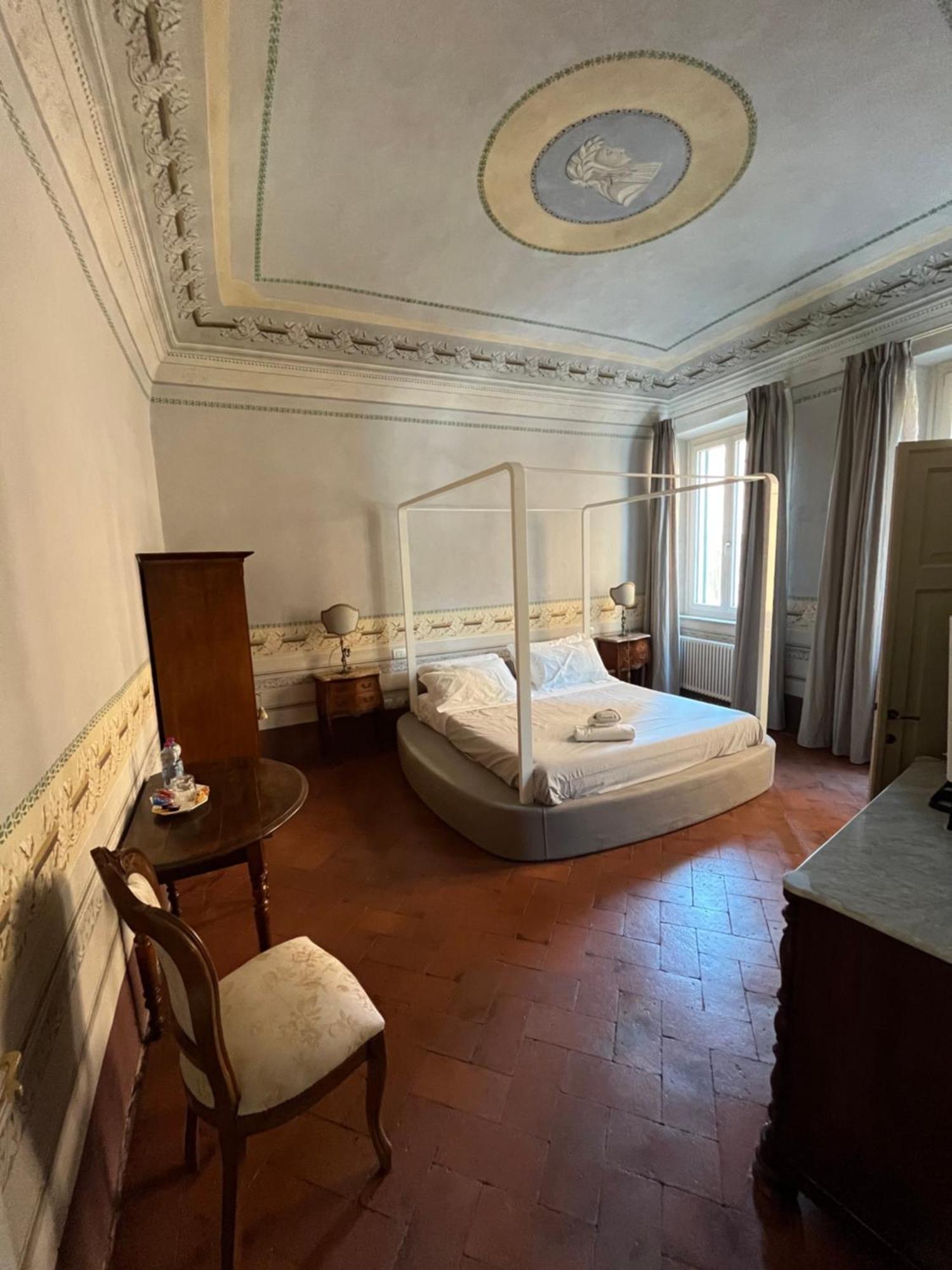 Habitación Doble con 1 cama con dosel