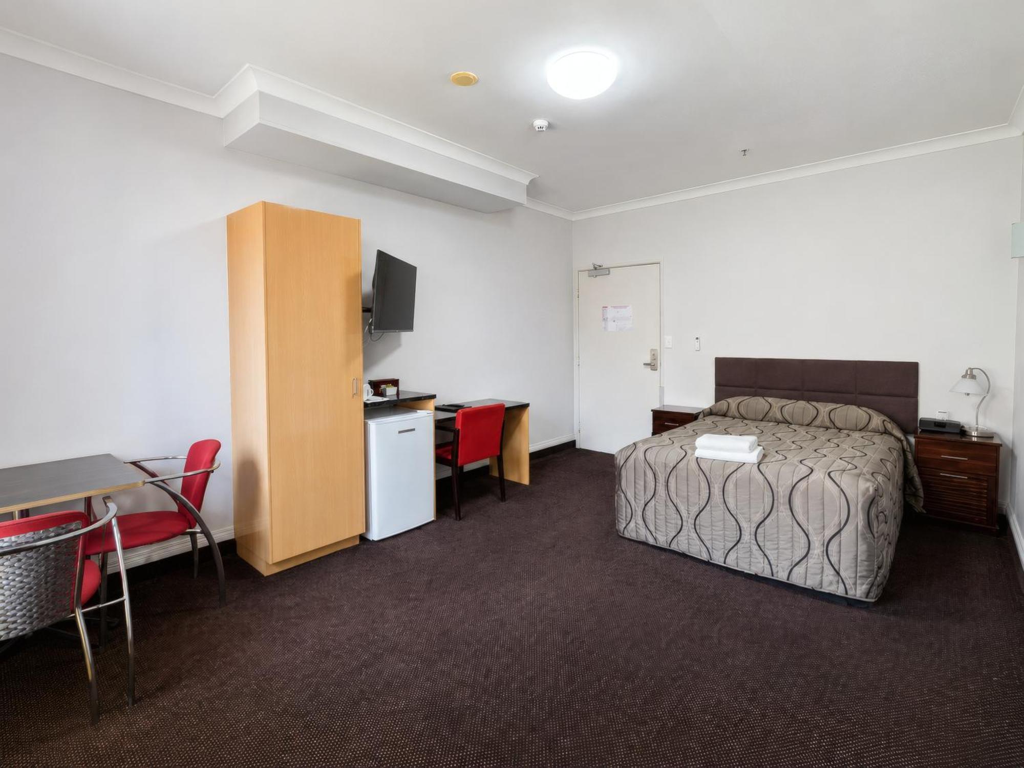 Deluxe Queen Room