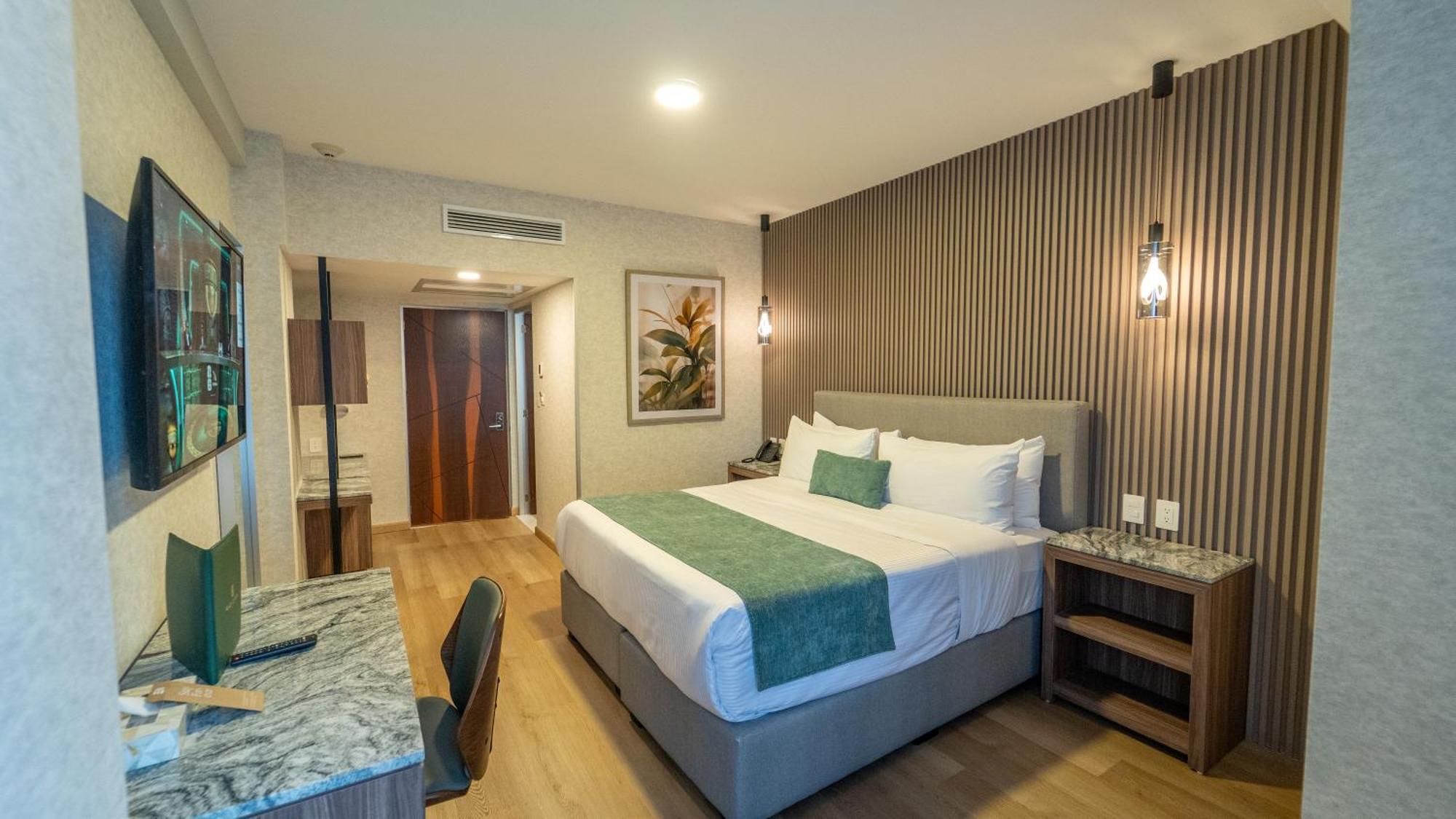 Deluxe King Room