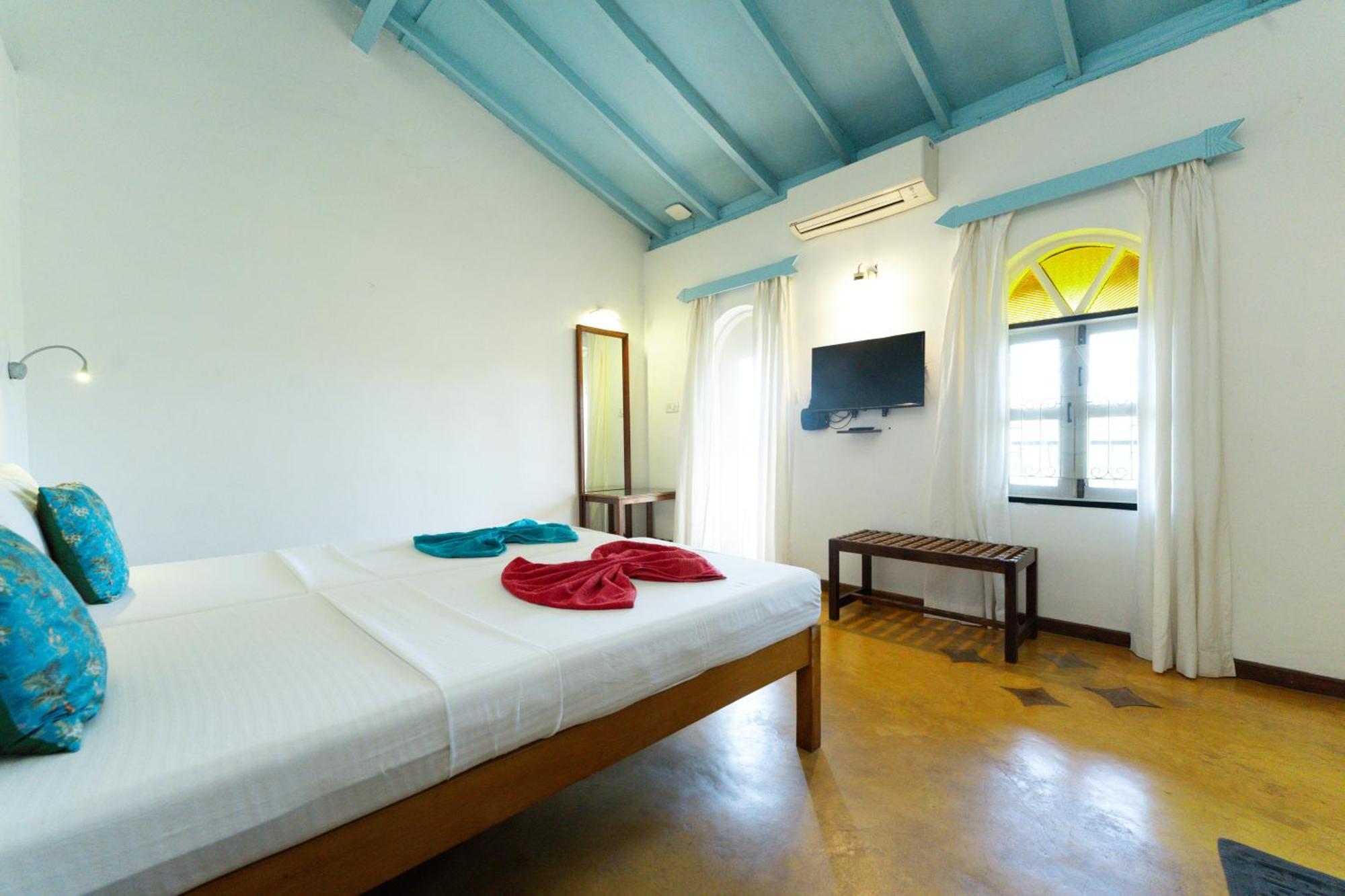 Standard Twin Bed Room