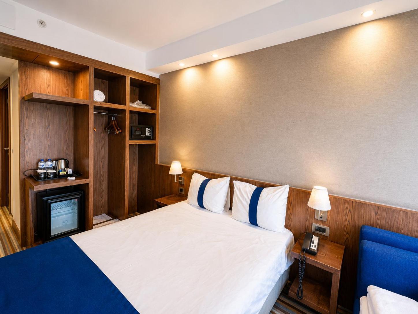 Standard Double Room with Sofa Bed - Smoking