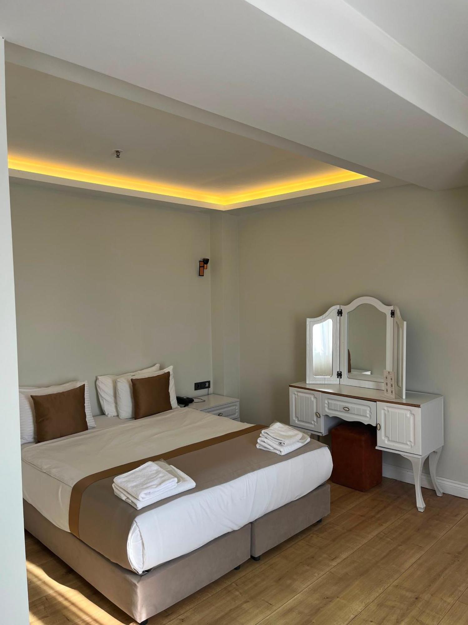 Deluxe Suite Sea View,1773779016:JPEG
