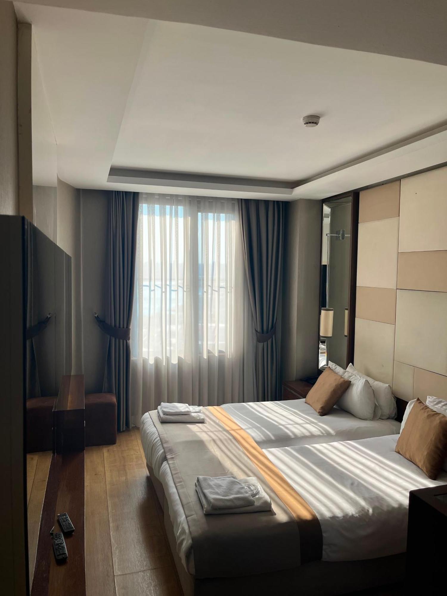 Standard Double or Twin Room Sea View,1773779015:JPEG