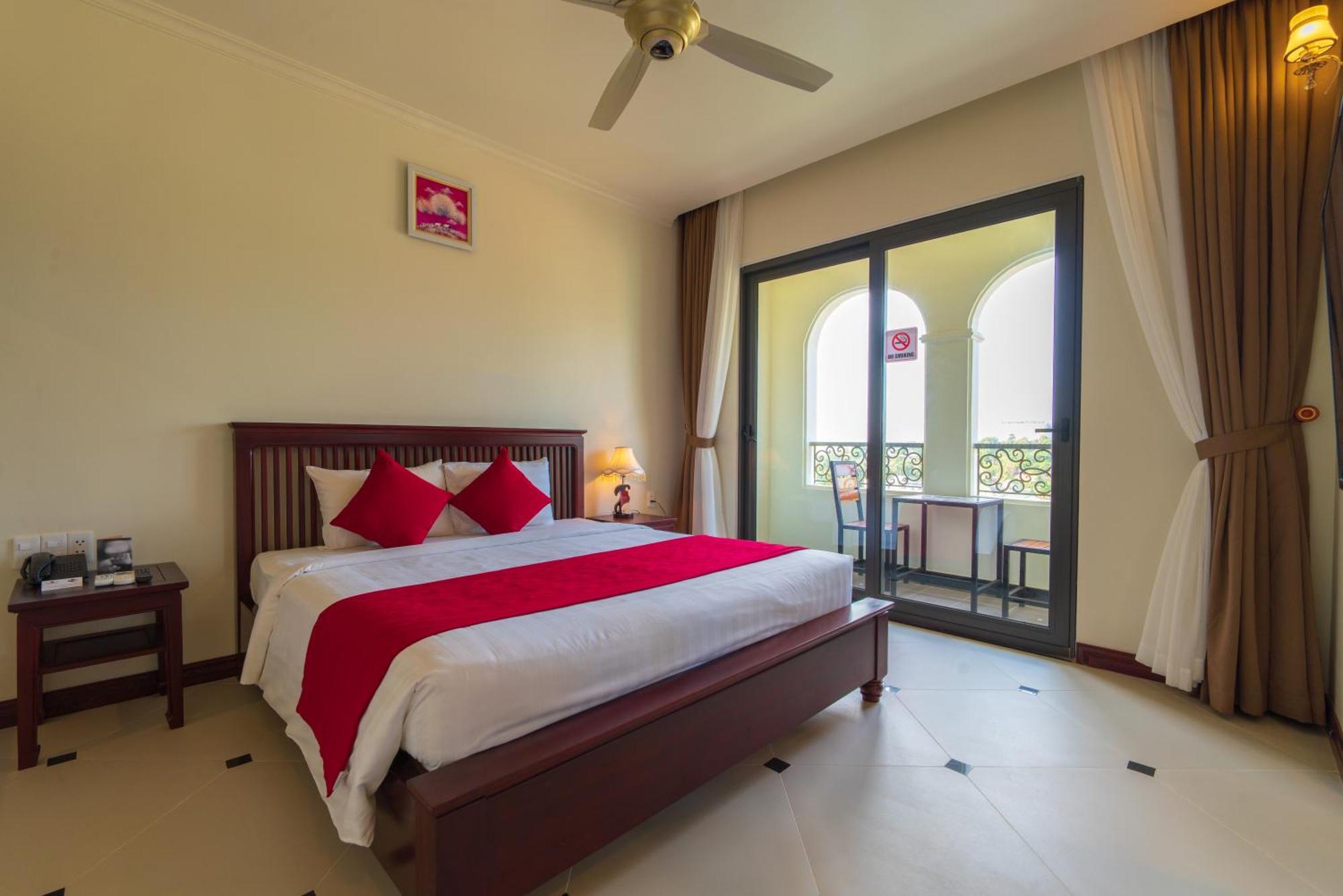 King Room with Pool View