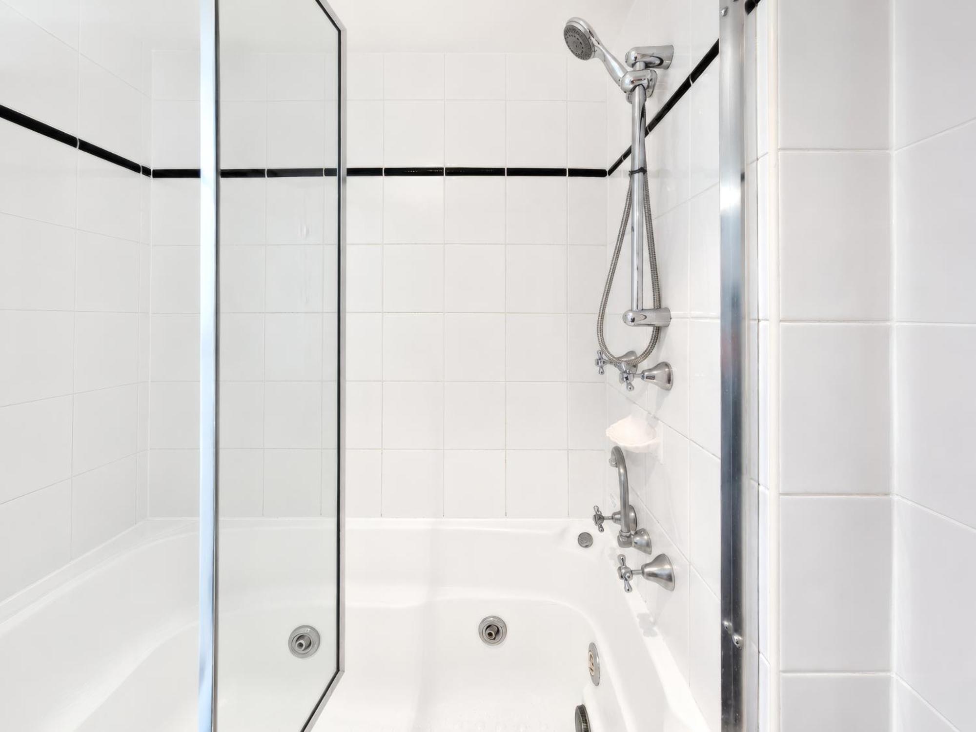 Deluxe Double or Twin Room with Spa Bath