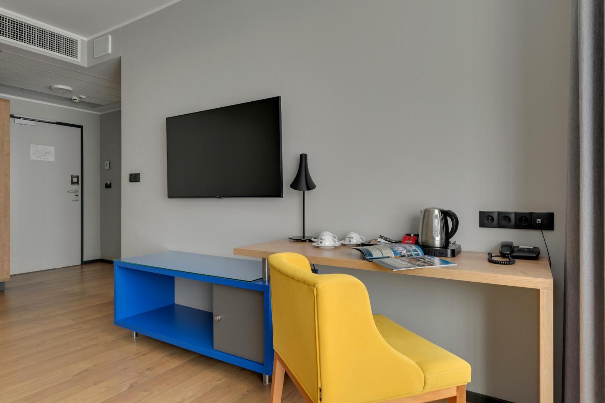 Deluxe Family Studio