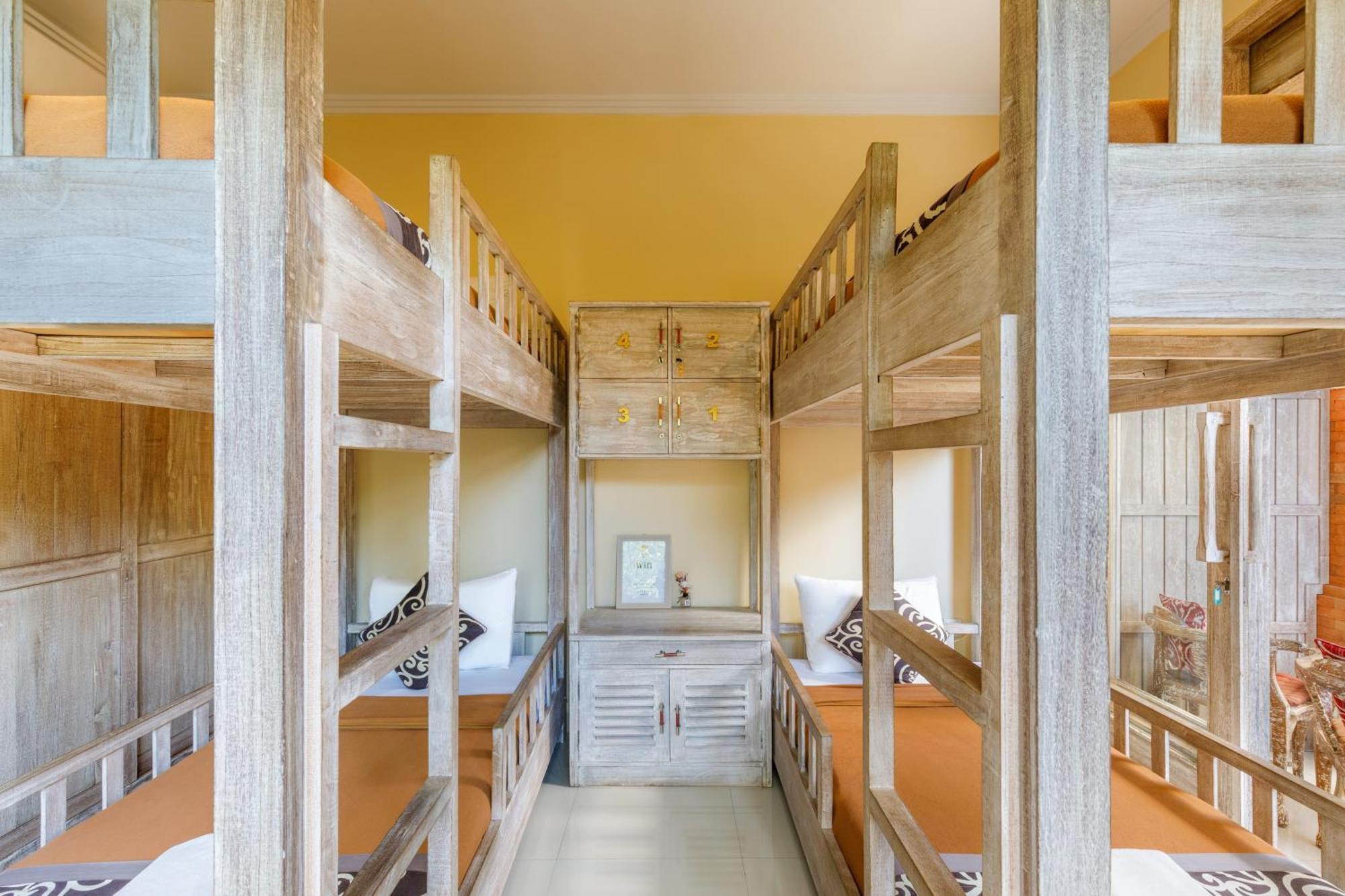 Bed 4-Bed Mixed Dormitory Room
