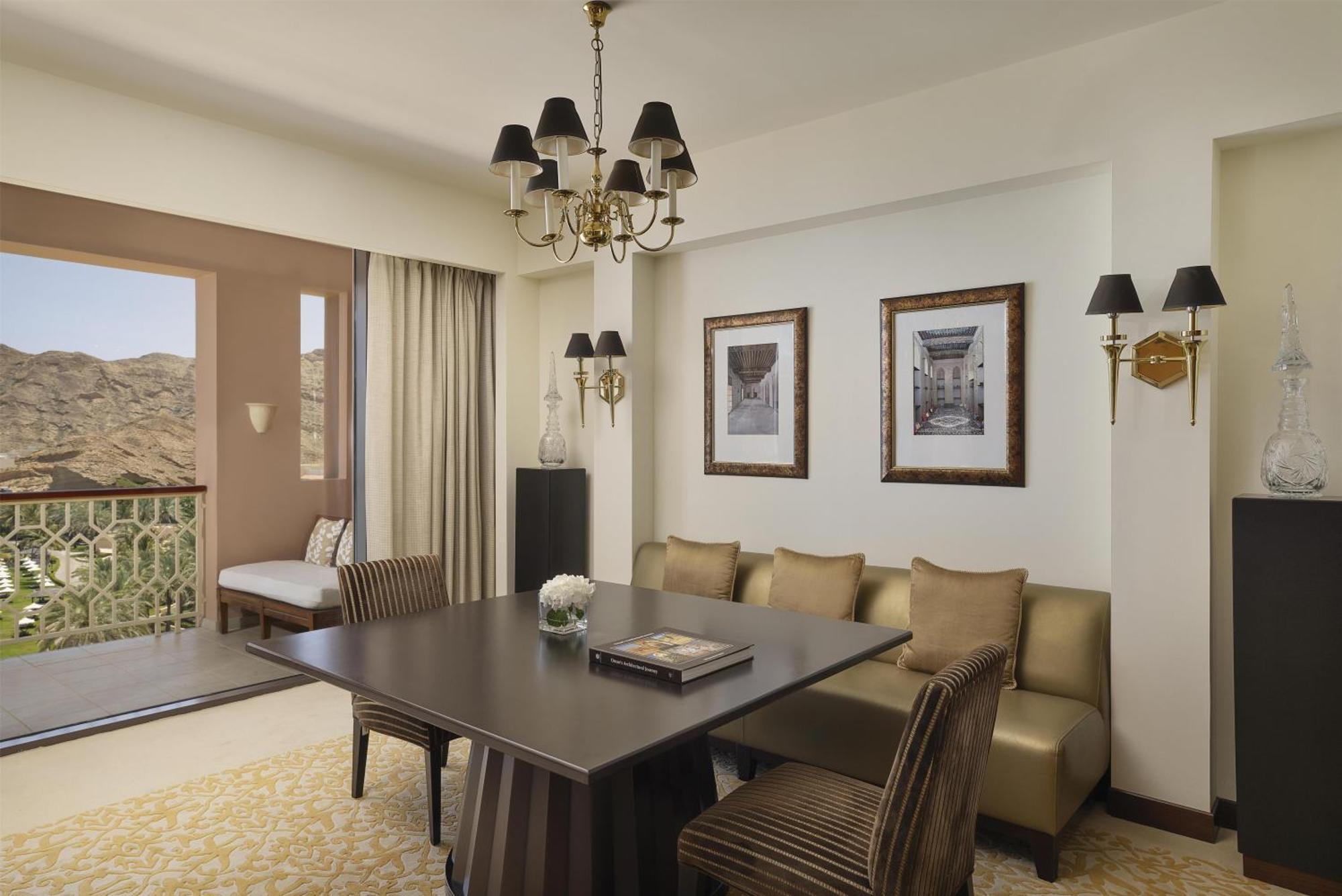 One-Bedroom Deluxe King Suite Sea View