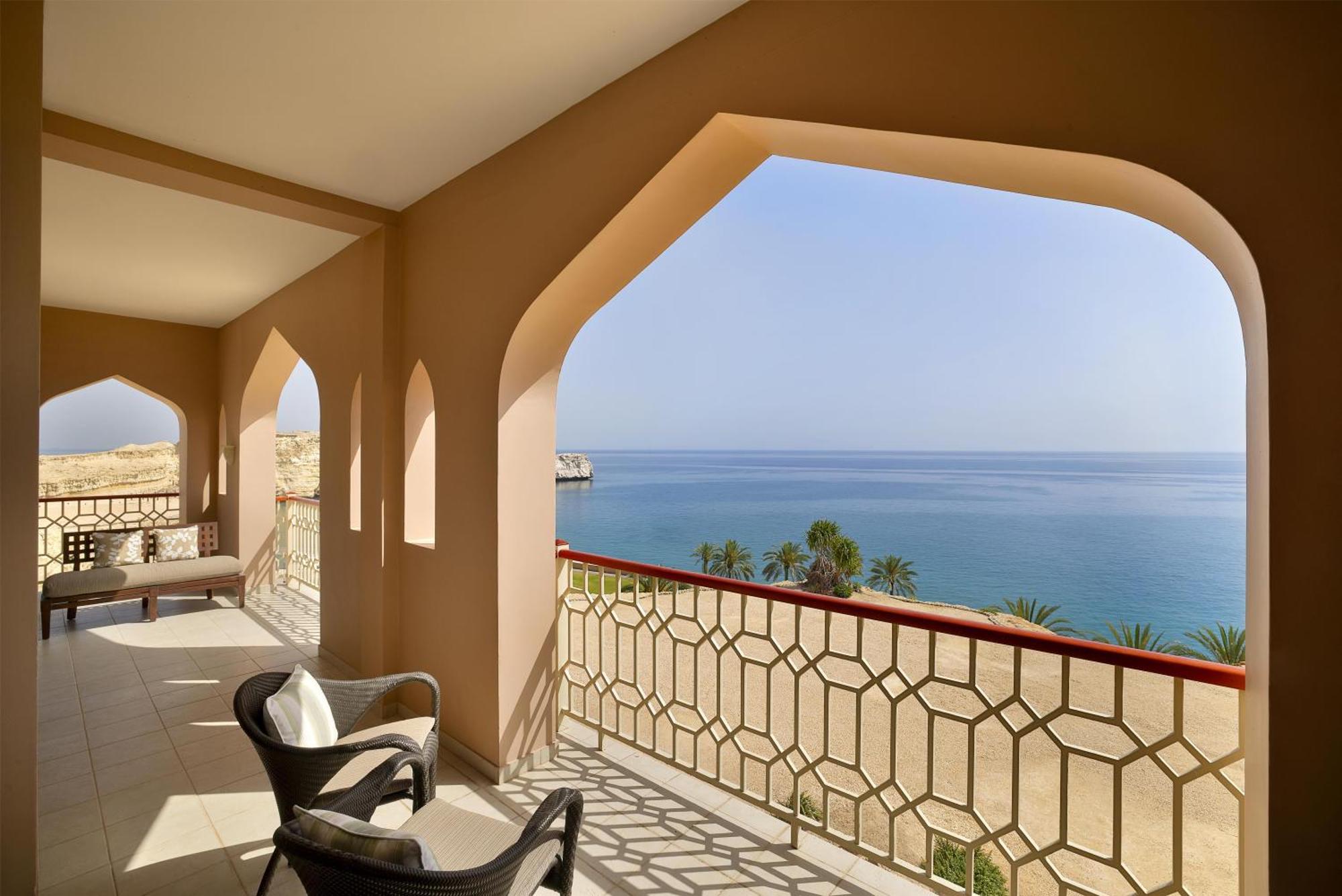 One-Bedroom King Suite Sea View