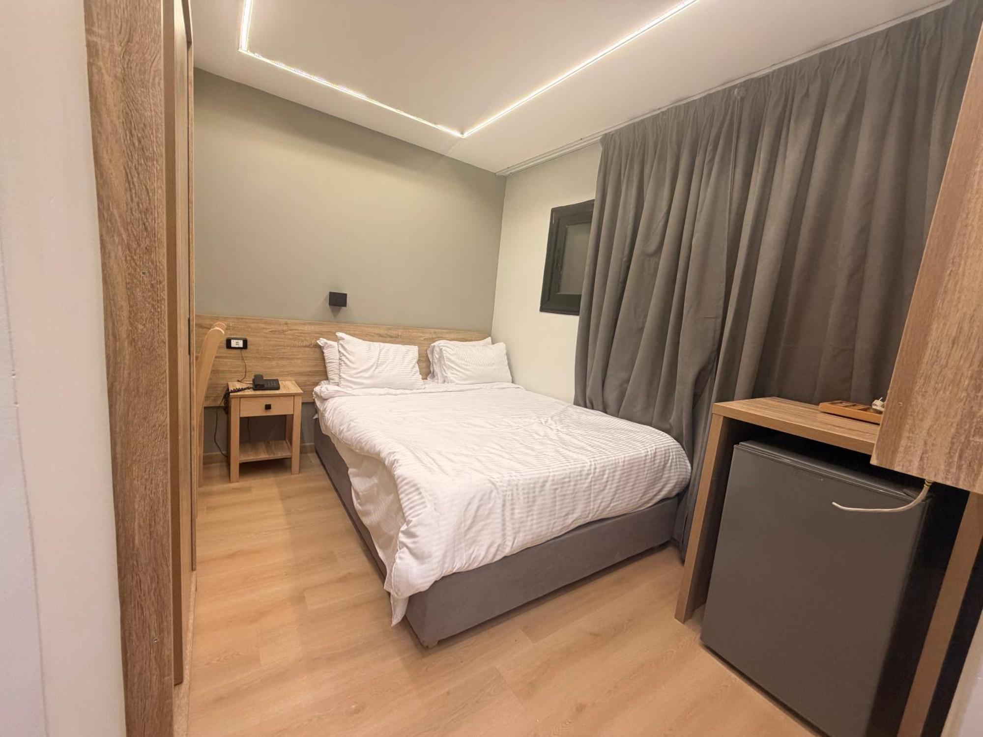 Single Room Bath