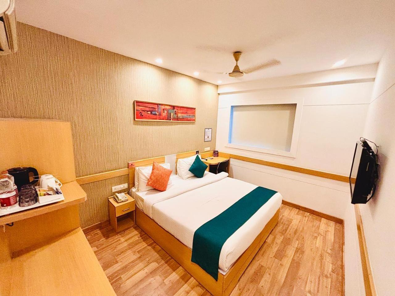 Premium City View (Large Bed)