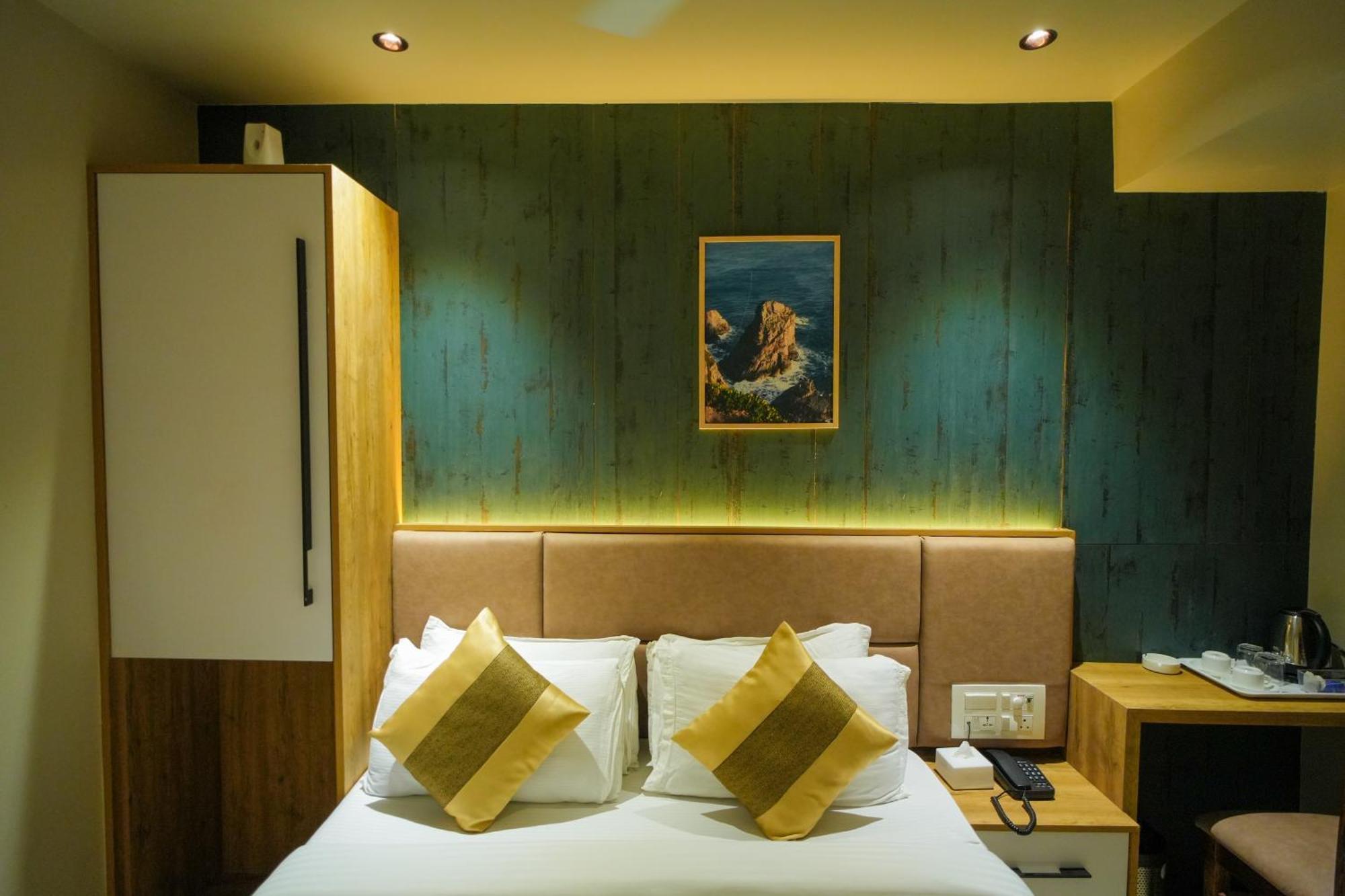 Standard Double Room,1774369315:JPEG