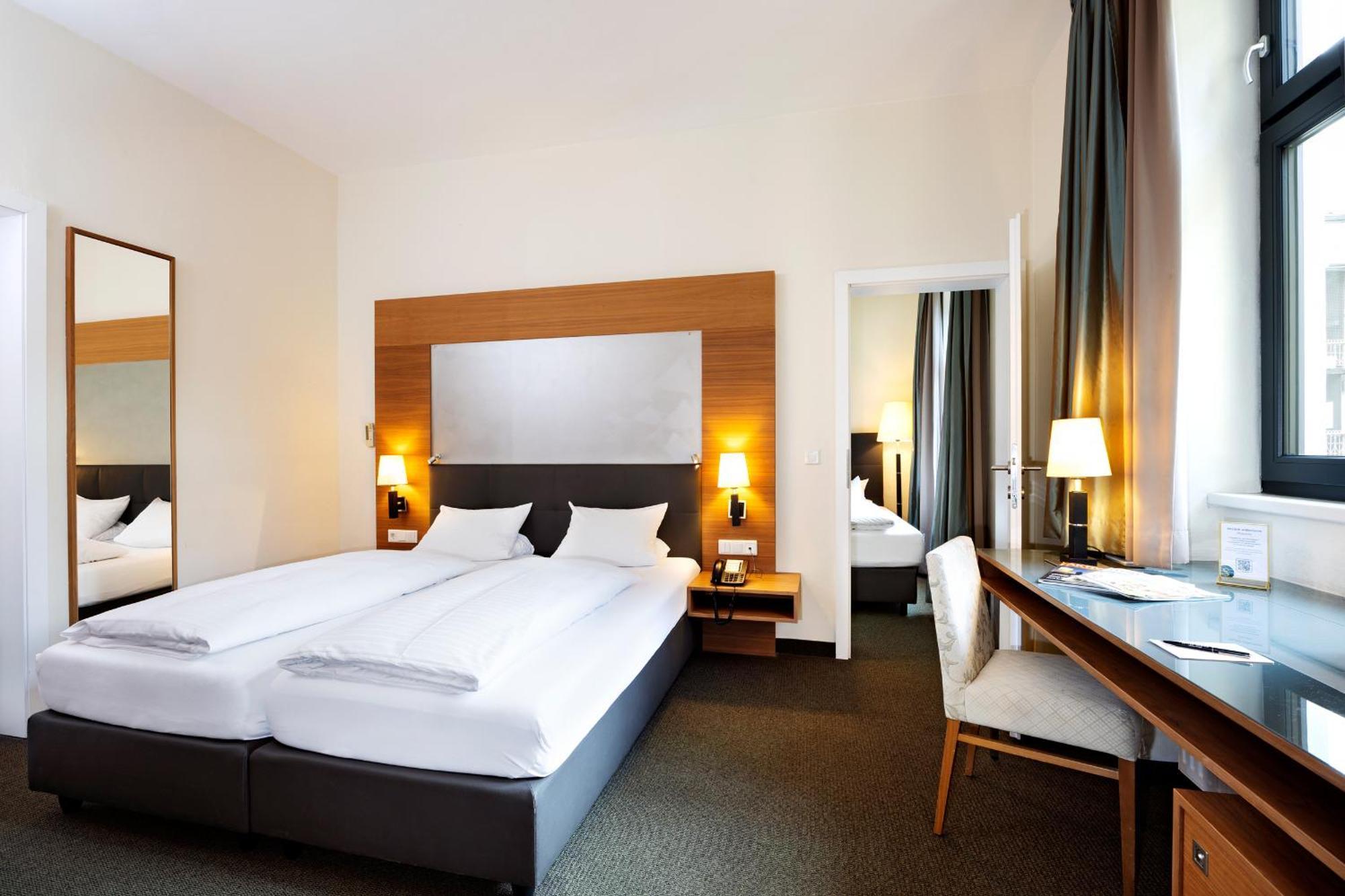 Suite Junior con baño acristalado