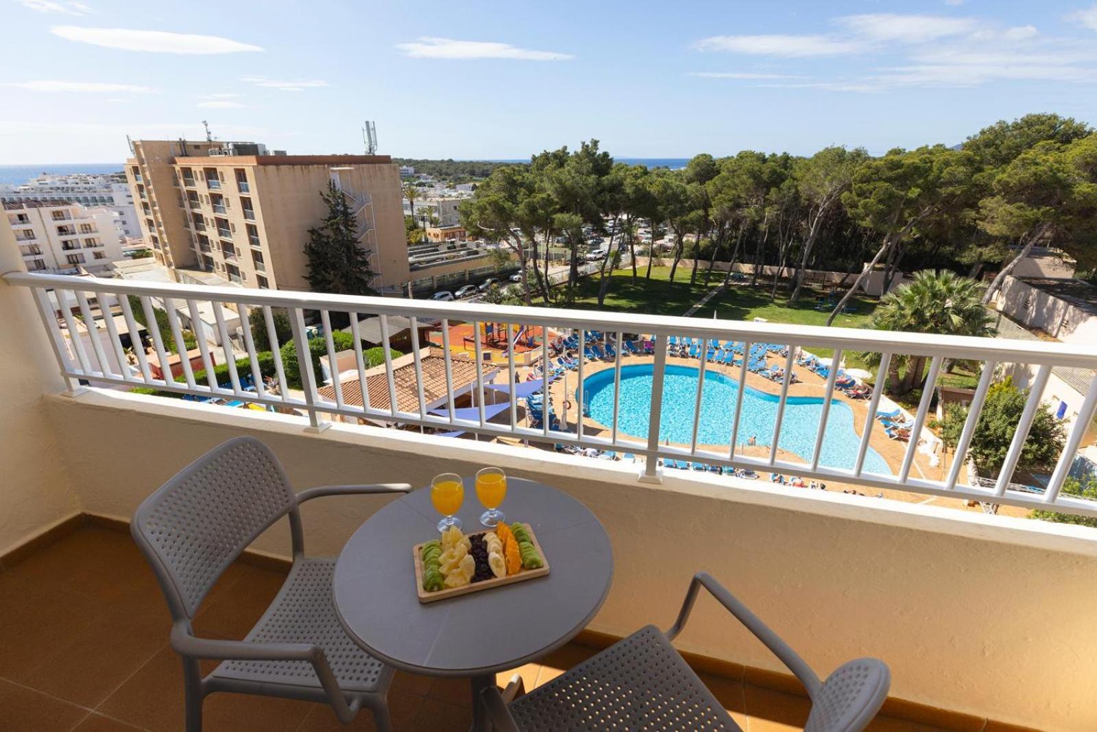 Standard Room Pool View