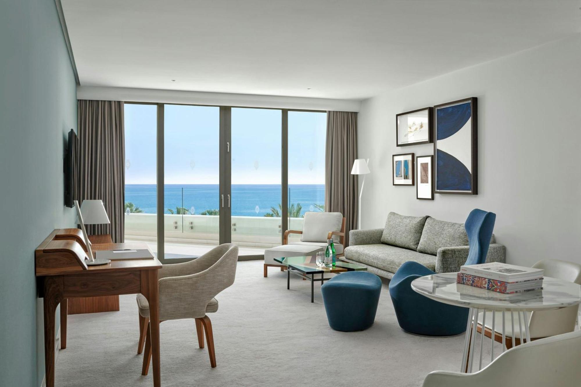Panoramic 1 Bedroom Larger Suite 1 King Sea view Balcony