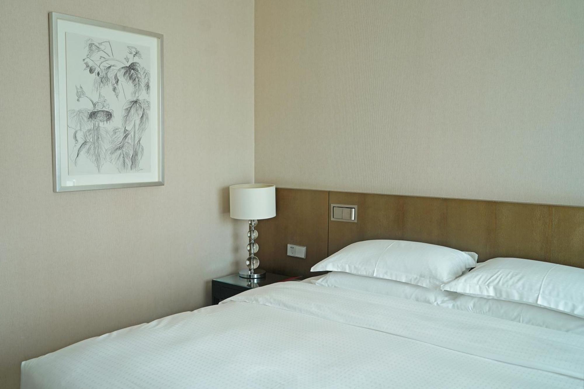 Promotion Deluxe King Room