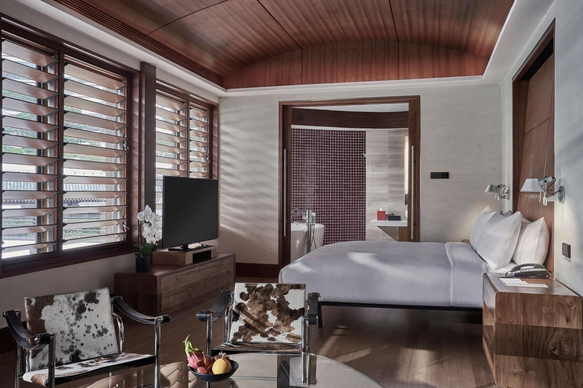Suite Premier Pool Terrace dengan Akses Kolam Renang/Akses Club Lounge