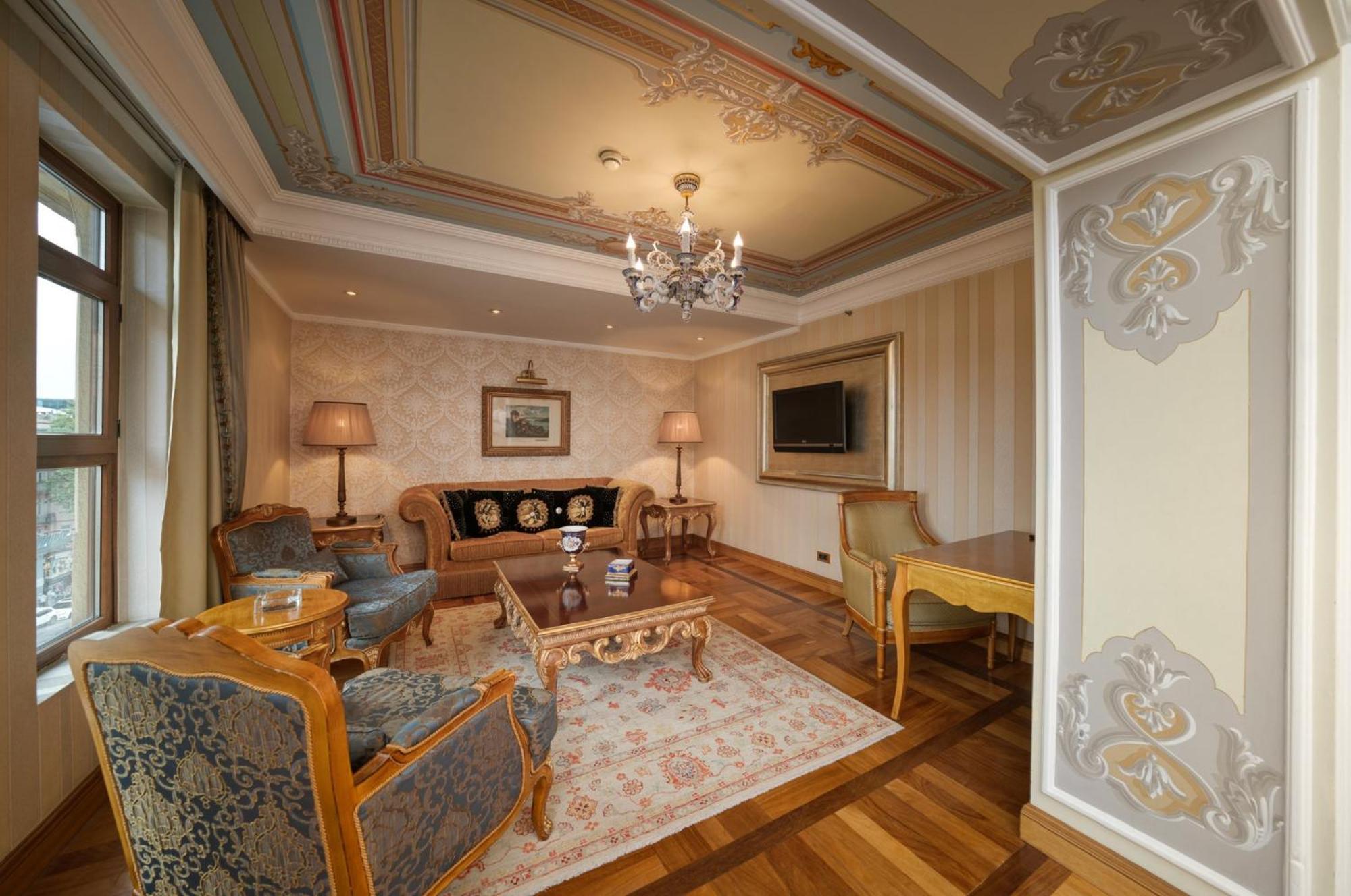 One-Bedroom Suite King Bed Non-Smoking