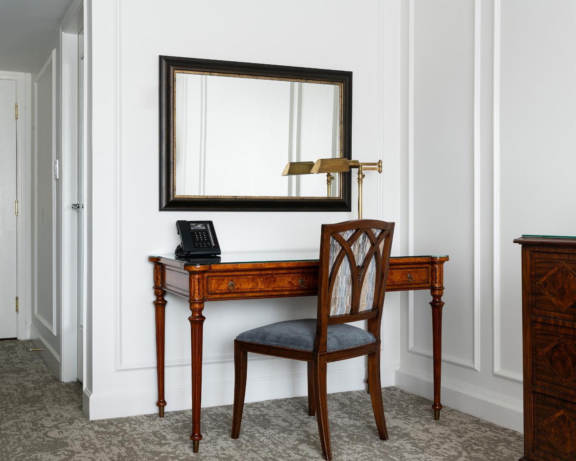 Executive Queen Room
