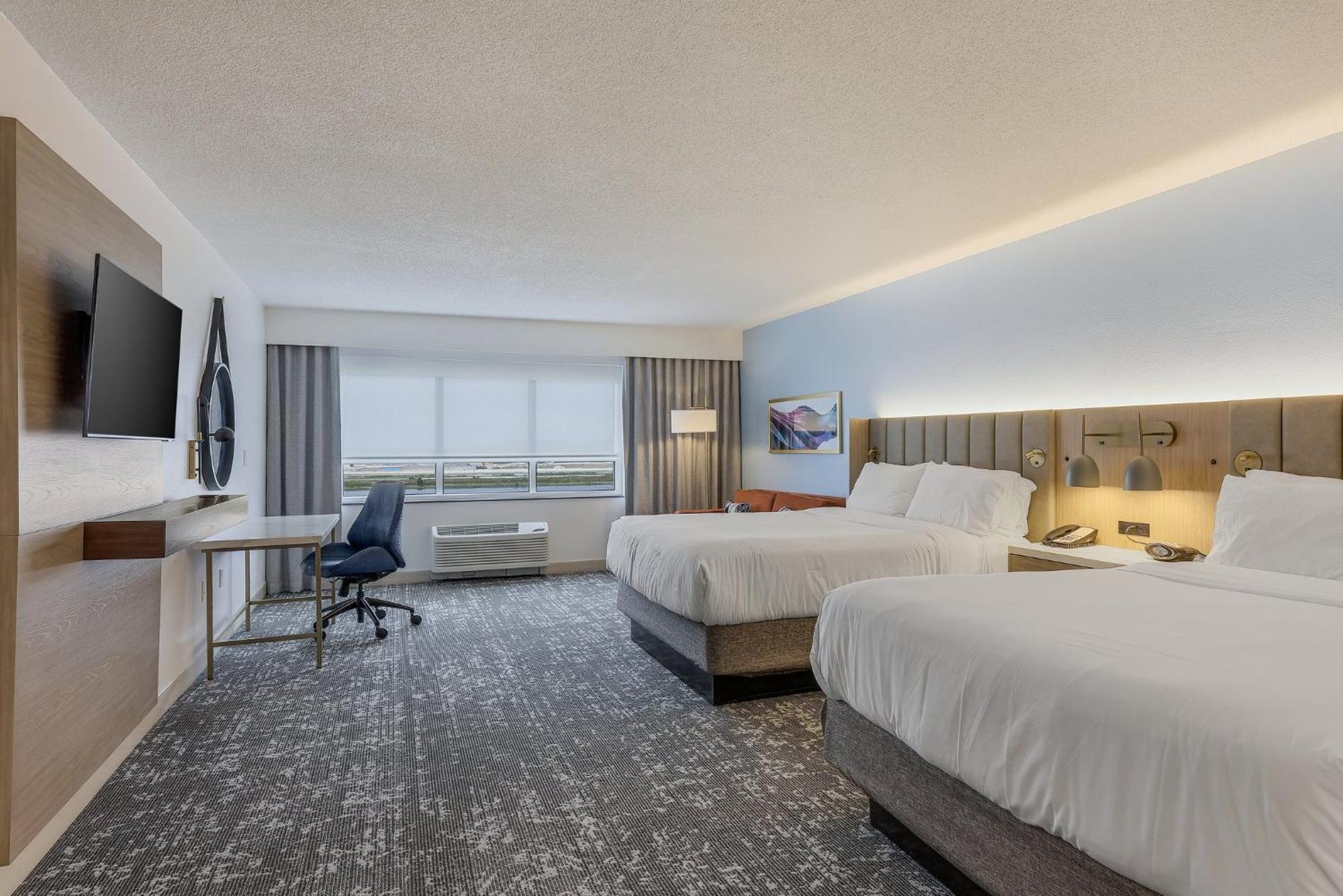 Queen Room Two Queen Beds Disability Access Hearing Accessible Roll Shower