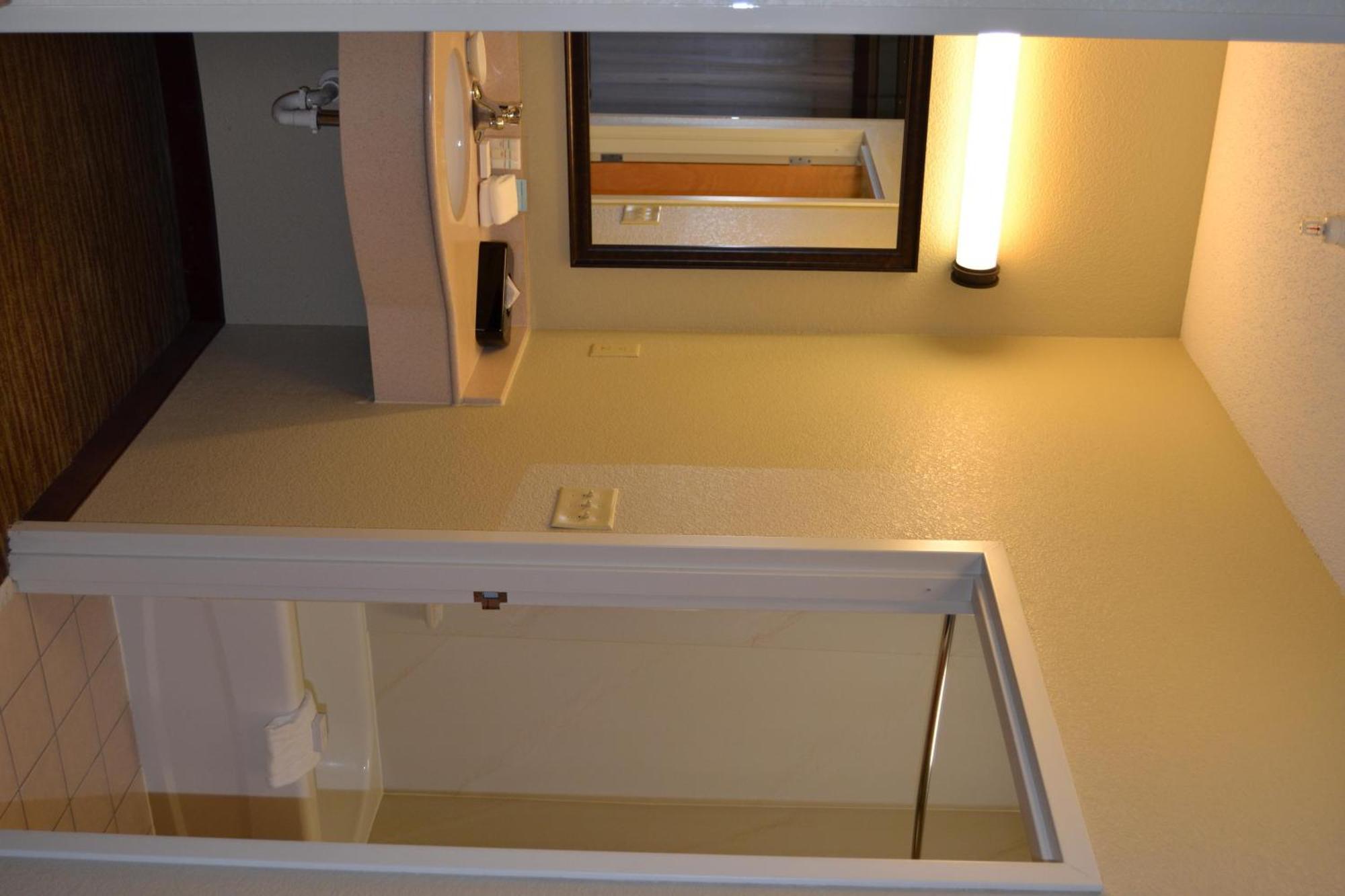 King Studio Suite - Non-Smoking