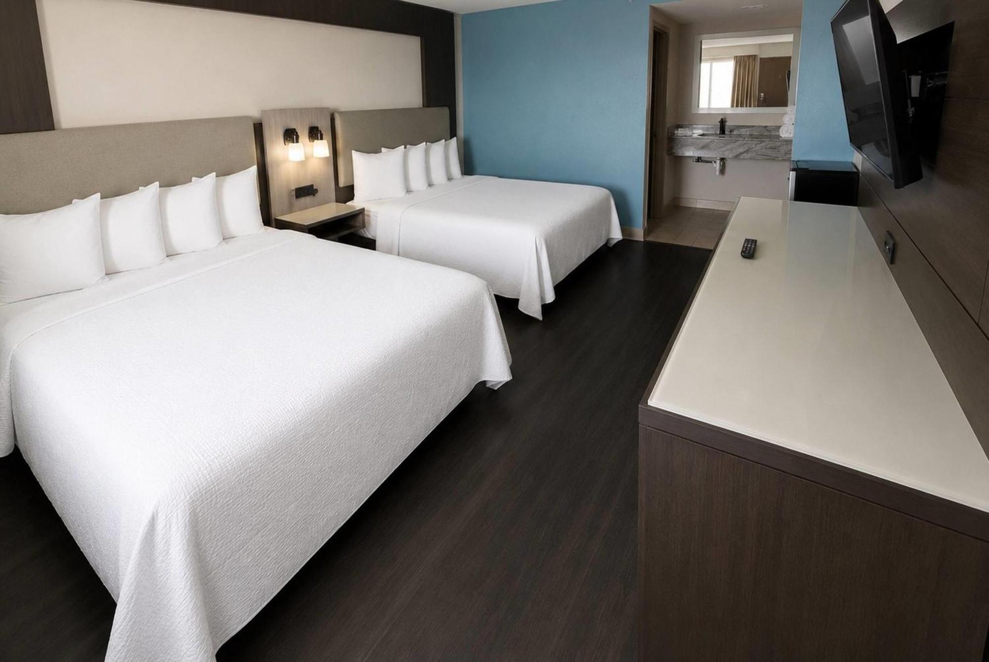 Deluxe Queen Room Two Queen Beds Non-Smoking