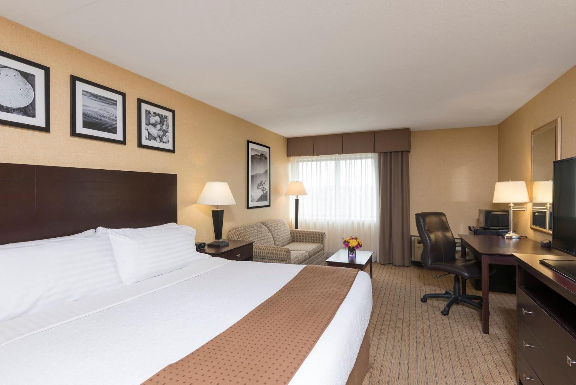 King Room - Mobility Access/Hearing Accessible
