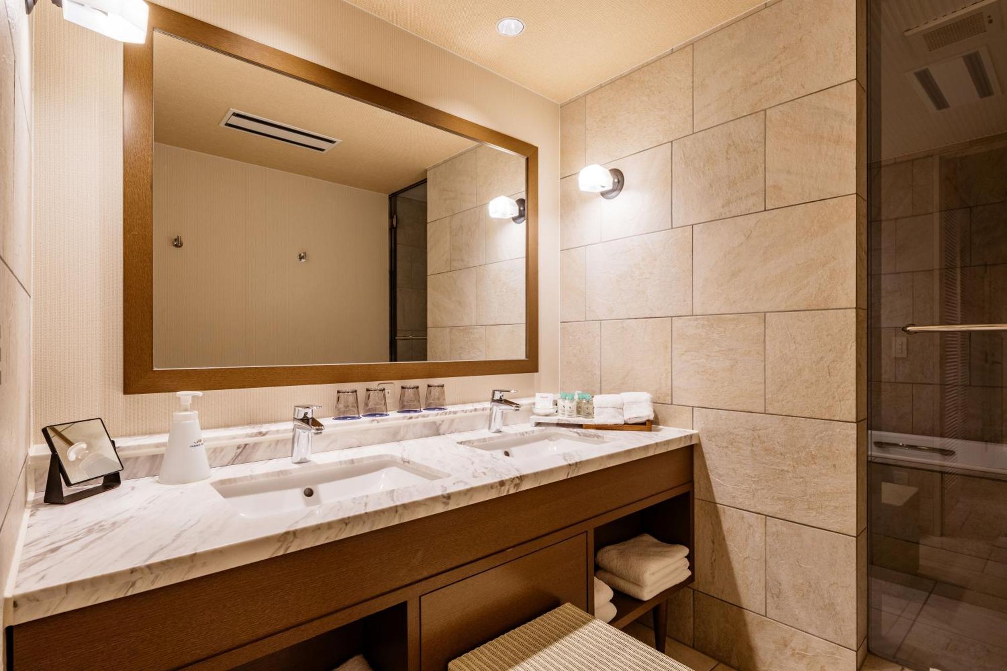 Premium Suite with Ocean View