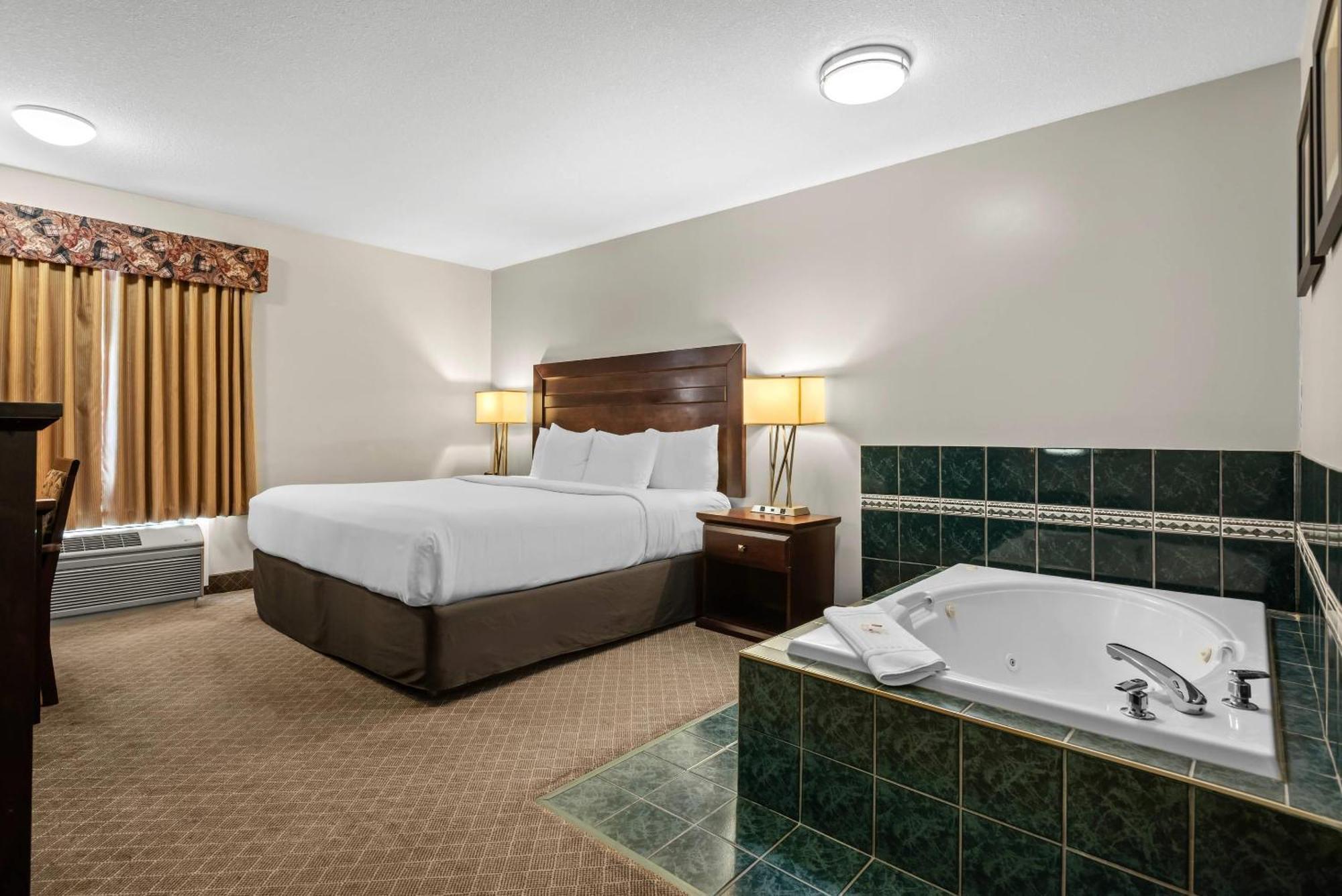 King Room with Spa Bath