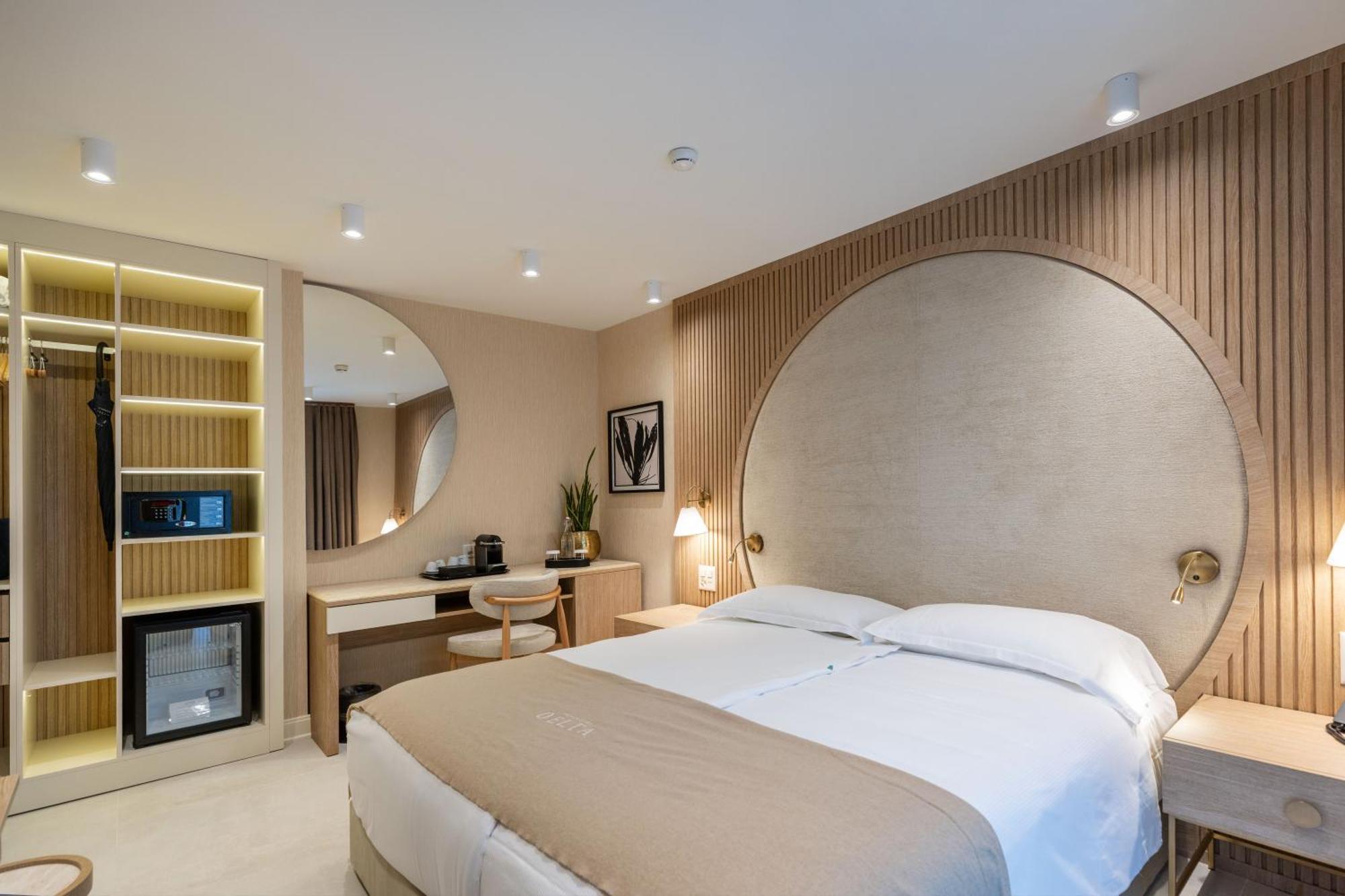Suite Balcony Spa Access