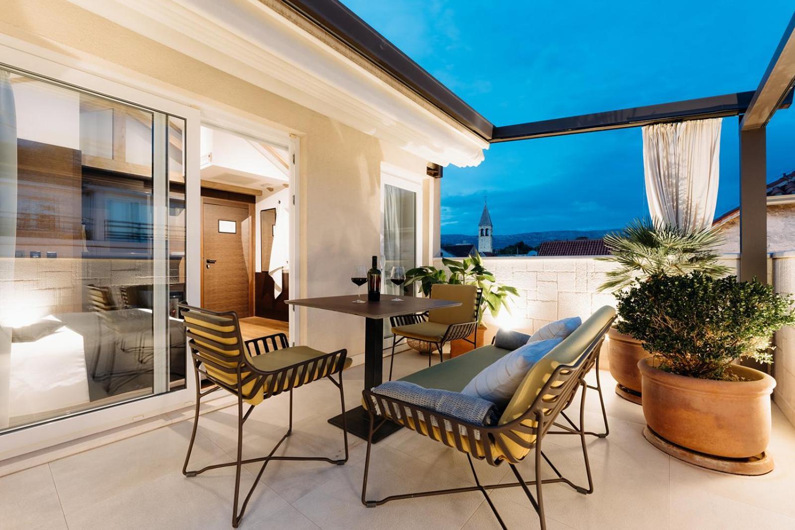 Double Room with Terrace with Landmark View
