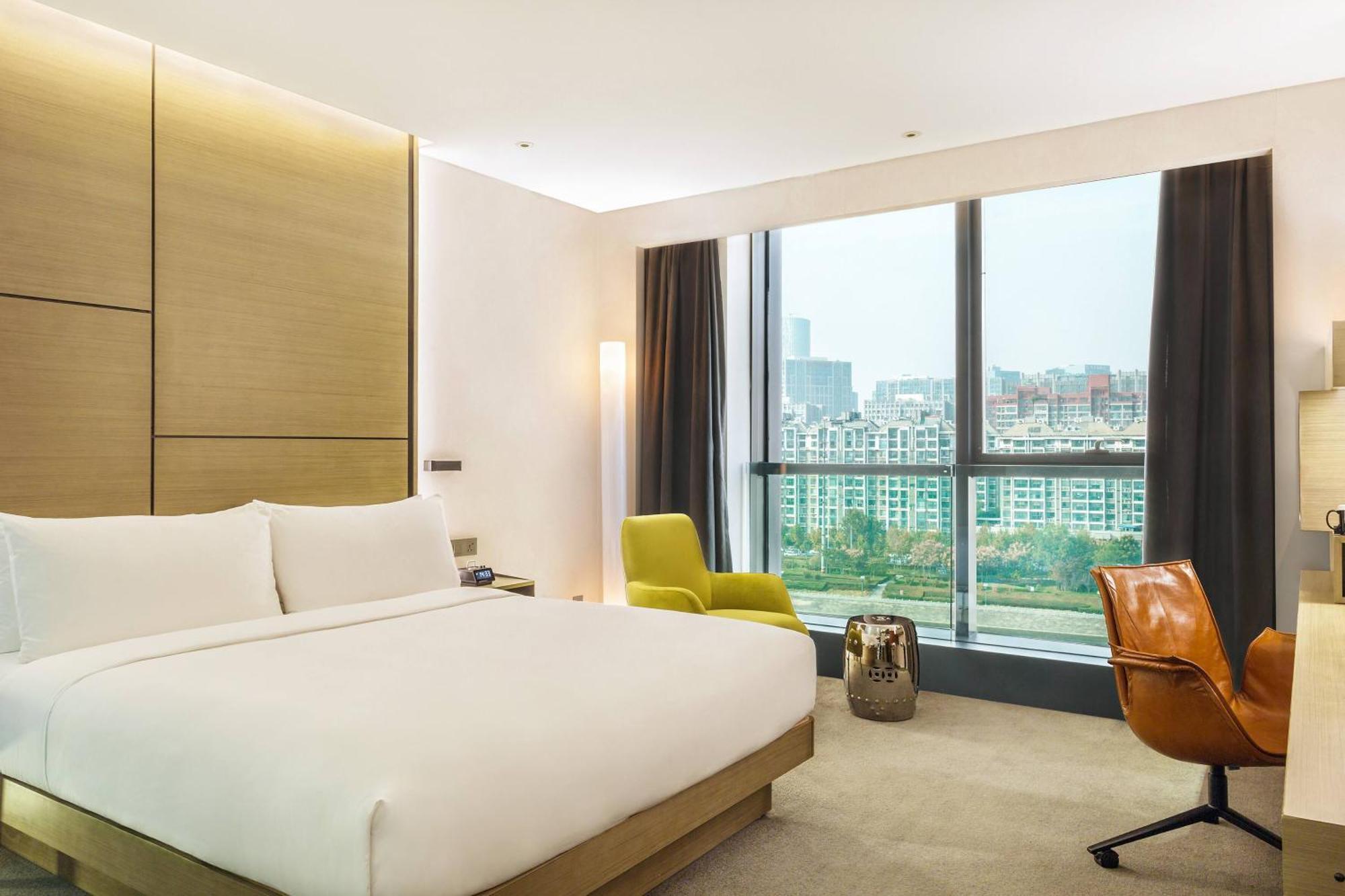 THE INNSIDE ROOM RIVER VIEW