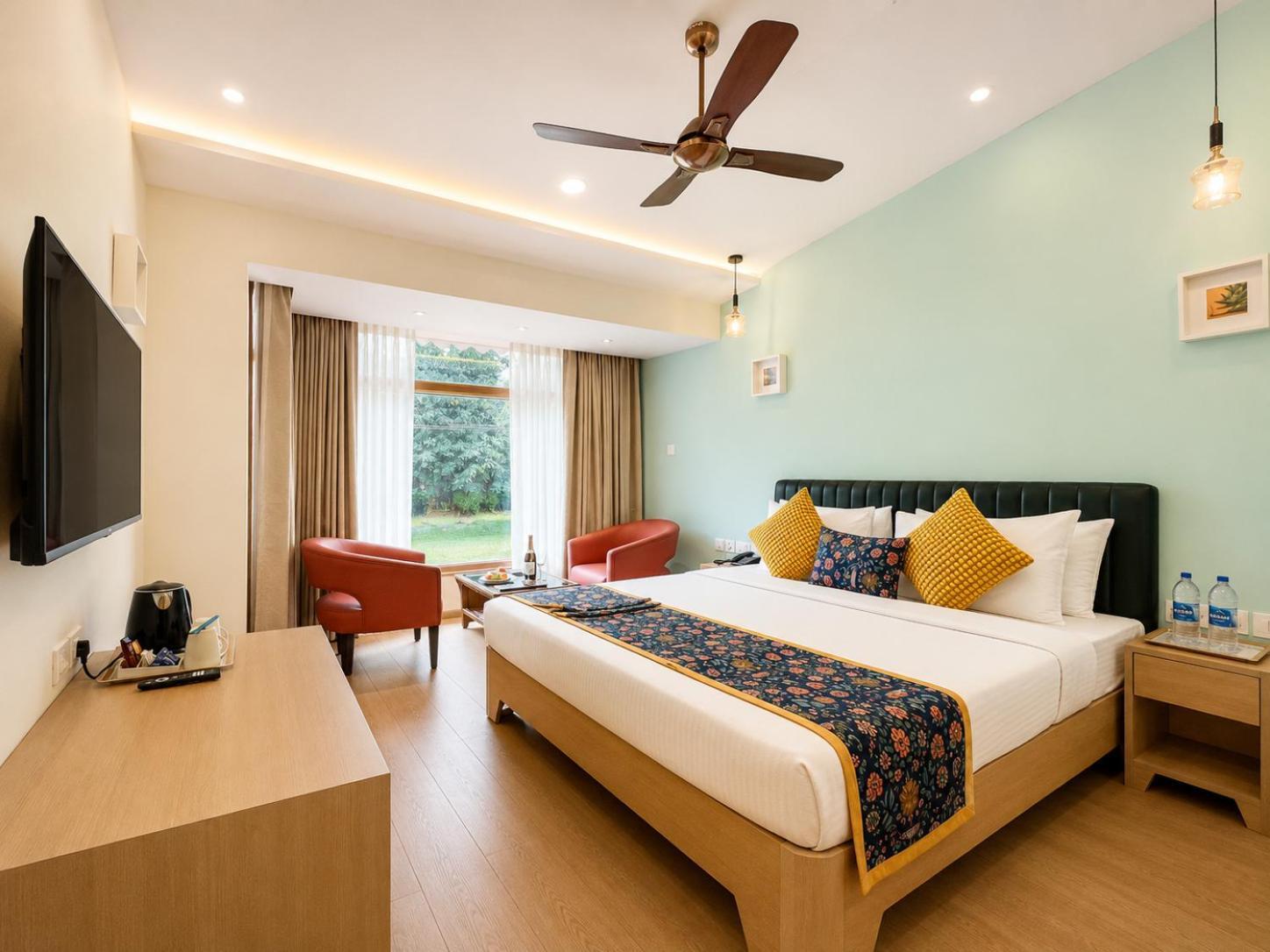 Courtyard Premier Room