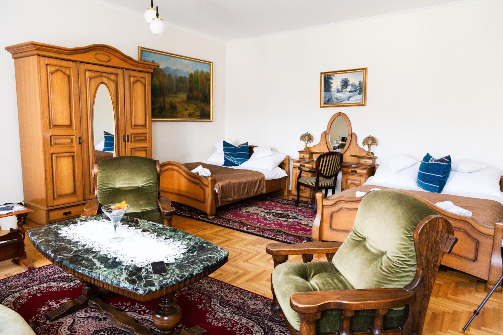 Deluxe Family Suite