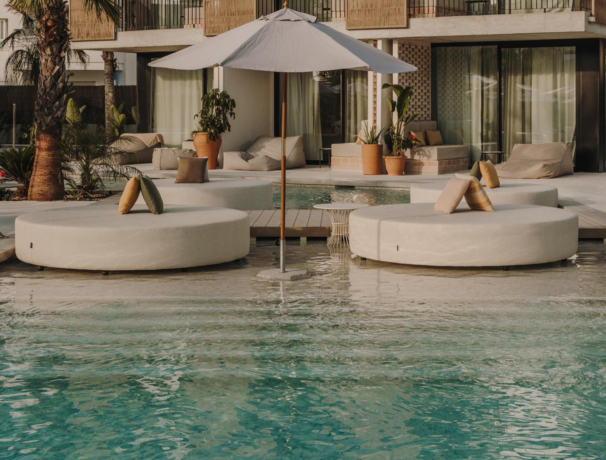 Poolside Paradise Room