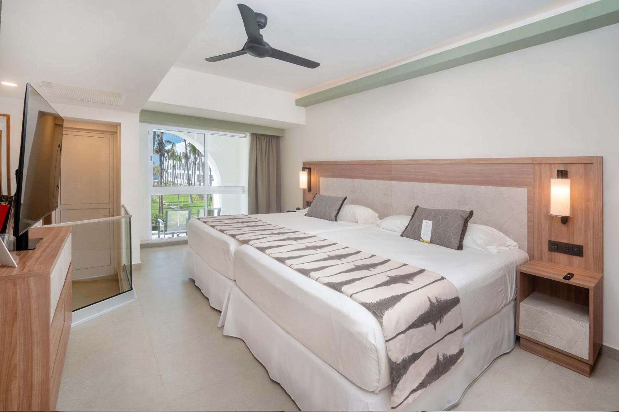 Family Room with Sea View
