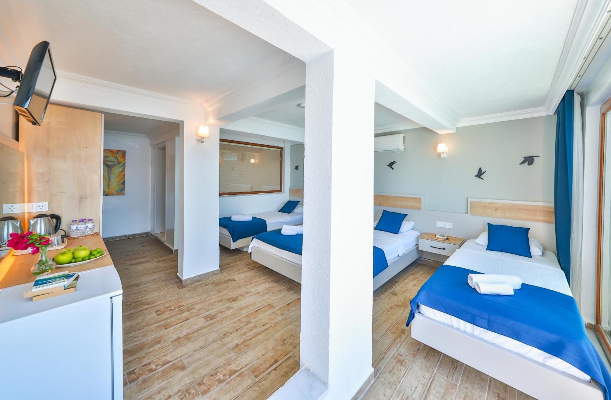 Quadruple Room with Sea View